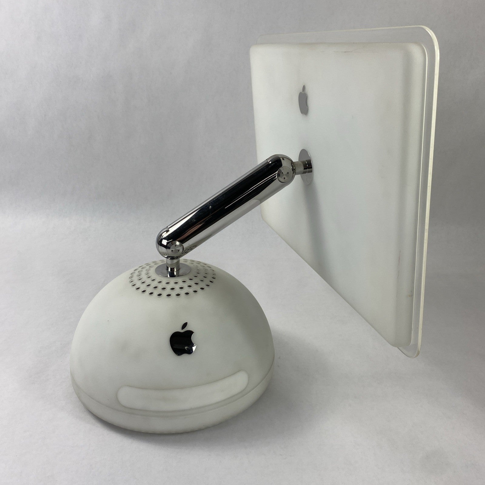 Apple M6498 iMac G4 17" 2003 PowerPC 7445 G4 1.00 GHz 256MB RAM No HDD No OS