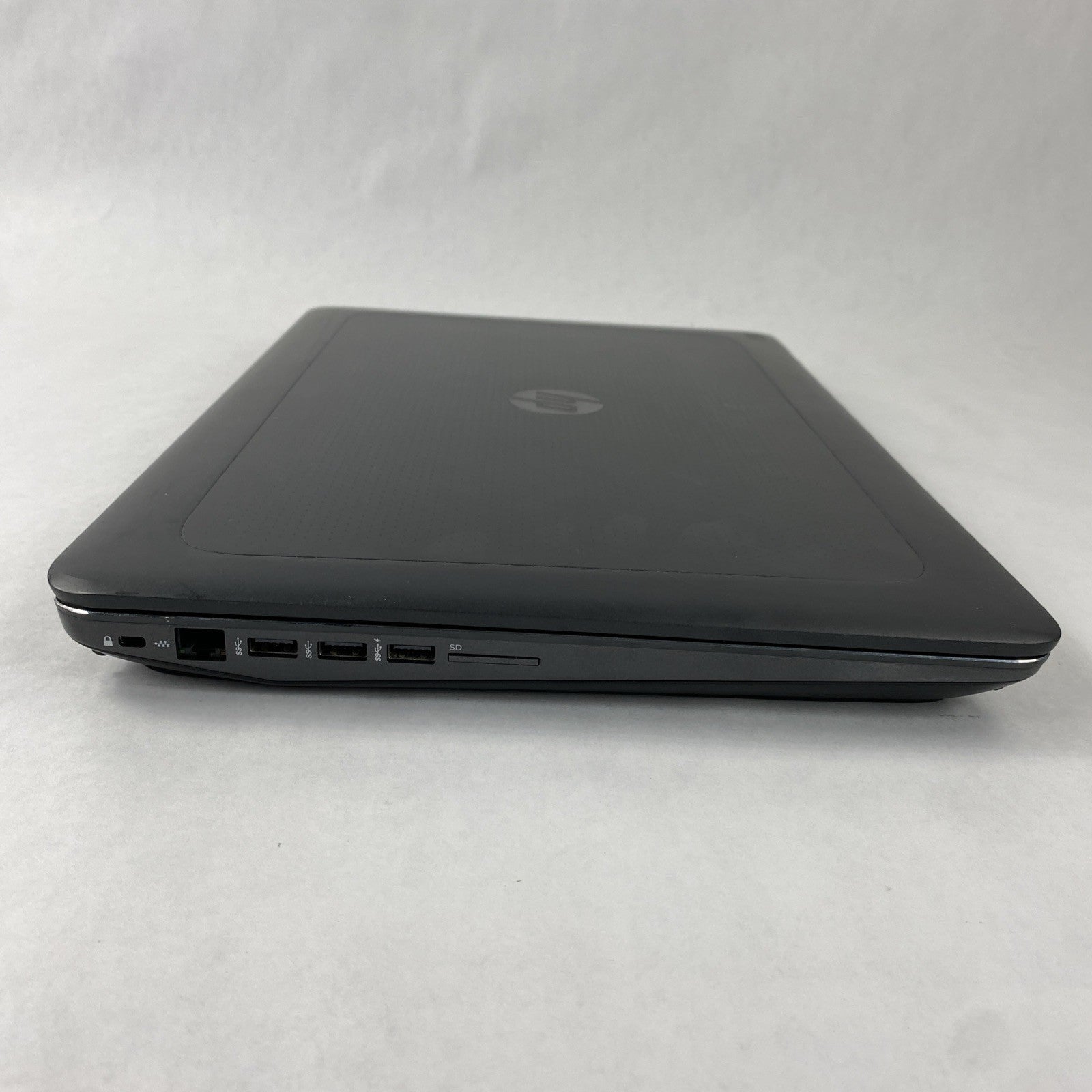 HP ZBook 17 G3 Intel Core i7-6700HQ 2.60 GHz 8 GB RAM 17.3" No HDD No OS