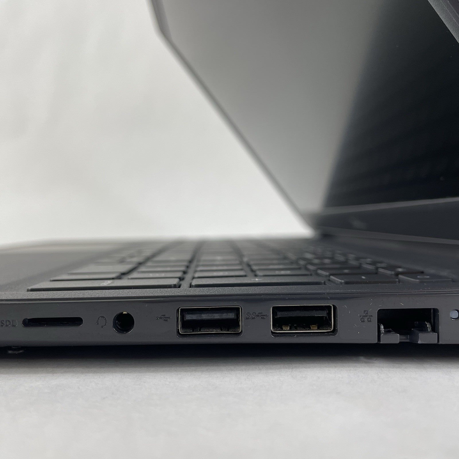 Dell Latitude 3510 15.6" i5-10210U 1.60 GHz 8 GB RAM No SSD/OS/AC8