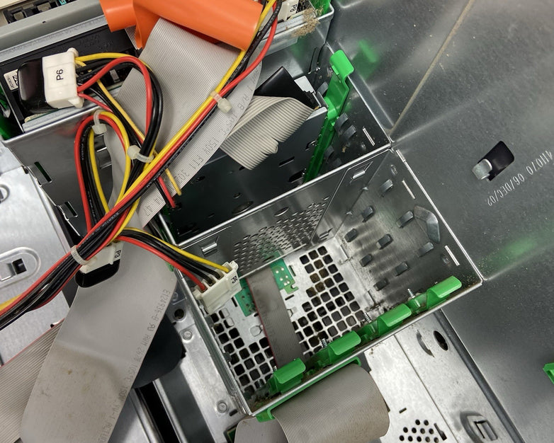 Dell Dimension 8250 MT Intel Pentium 4 2.4GHz 512MB RAM No HDD No OS