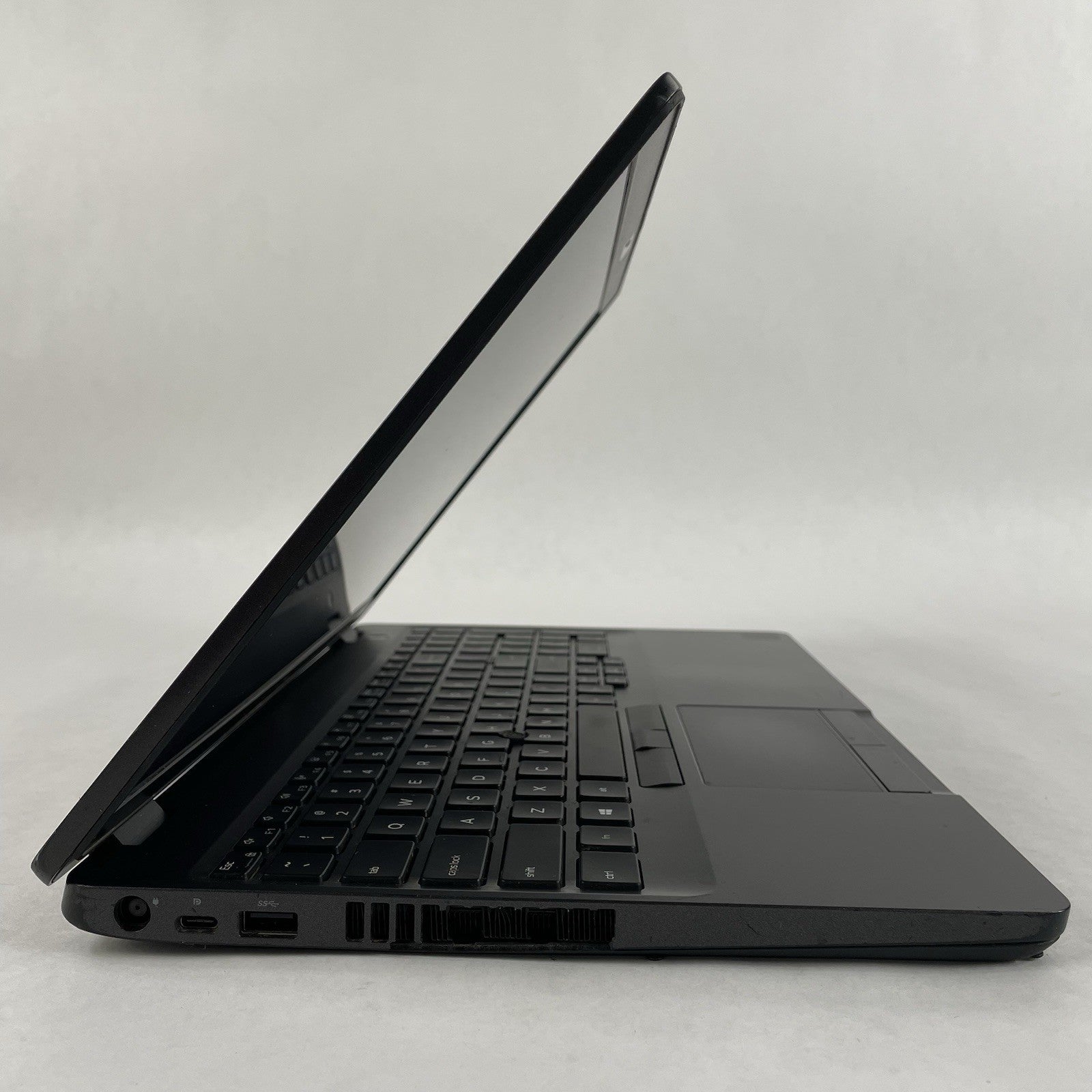 Dell Latitude 5500 15.6" i5-8265U 1.60 GHz 8 GB RAM No SSD/OS/AC - Bad Edge8