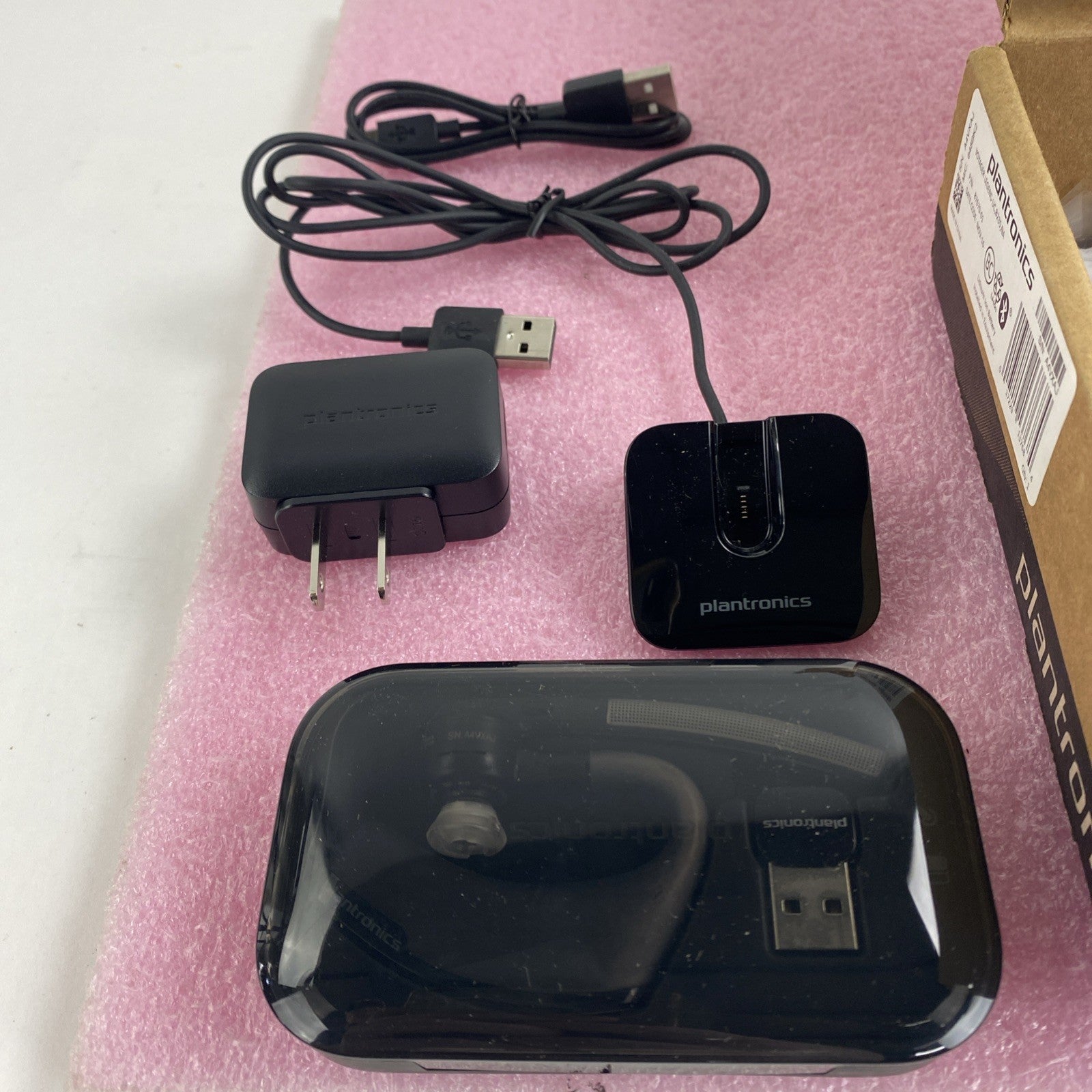 Plantronics B235 Voyager Legend UC Bluetooth Headset and Charging Case Untested5