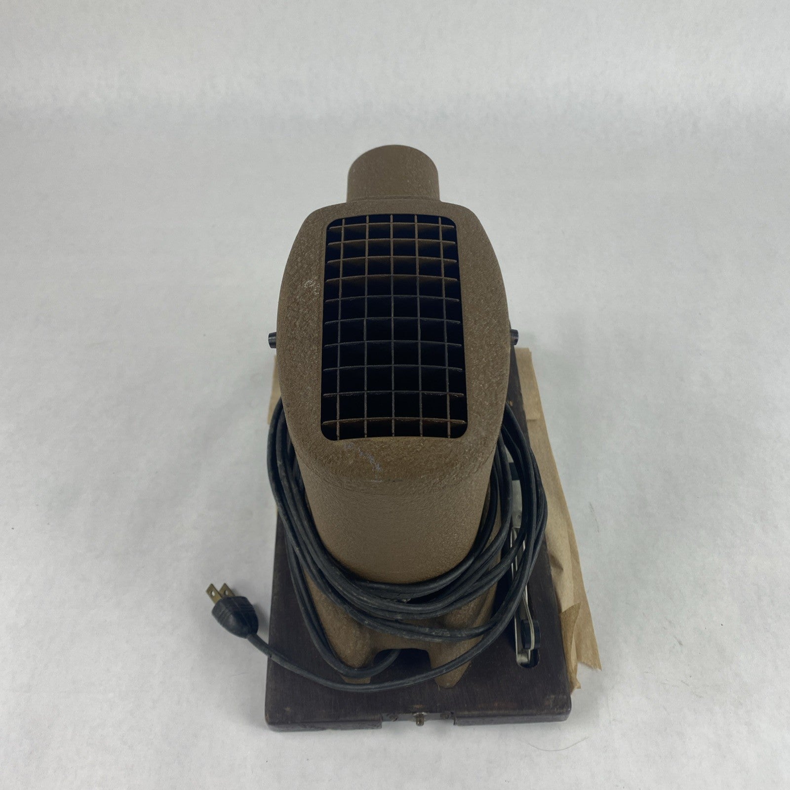 Ampro Slide Projector Model 30A Partial Test With Light Some Cord Showing2