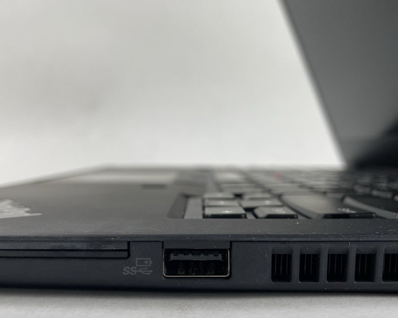Lenovo ThinkPad T14 Gen2i 14" i5-1145G7 2.60GHz 16GB RAM No SSD/OS/AC-Bad Bottom