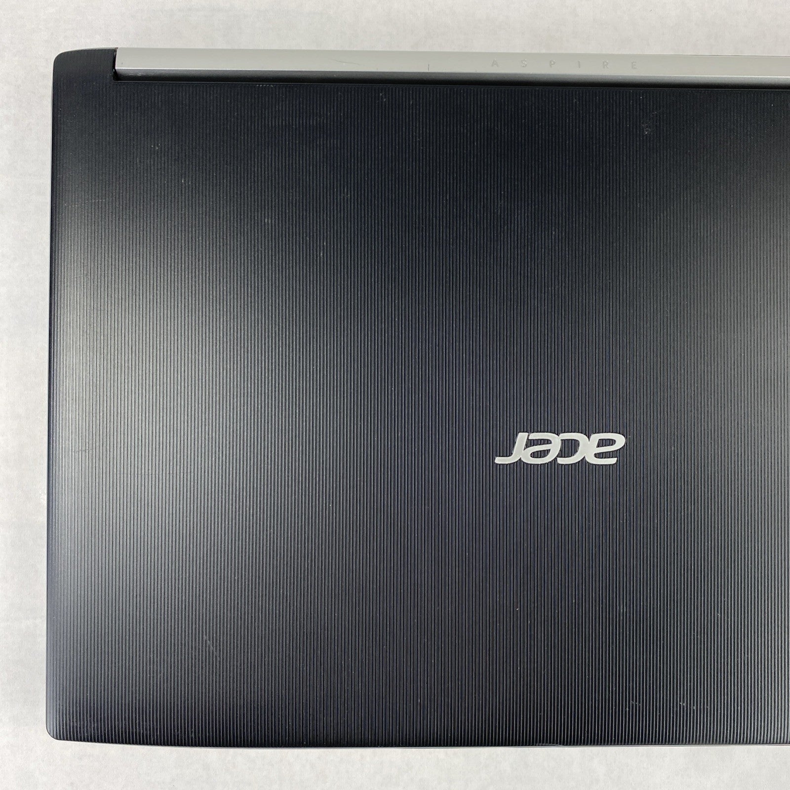 Acer Aspire A517-51 Core i7-8550U 1.8 GHz 8 GB RAM 17.3" No Battery No HDD No OS