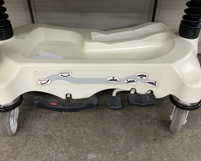 Stryker Cub FL19H Pediatric Crib with Mattress No Handles on Doors