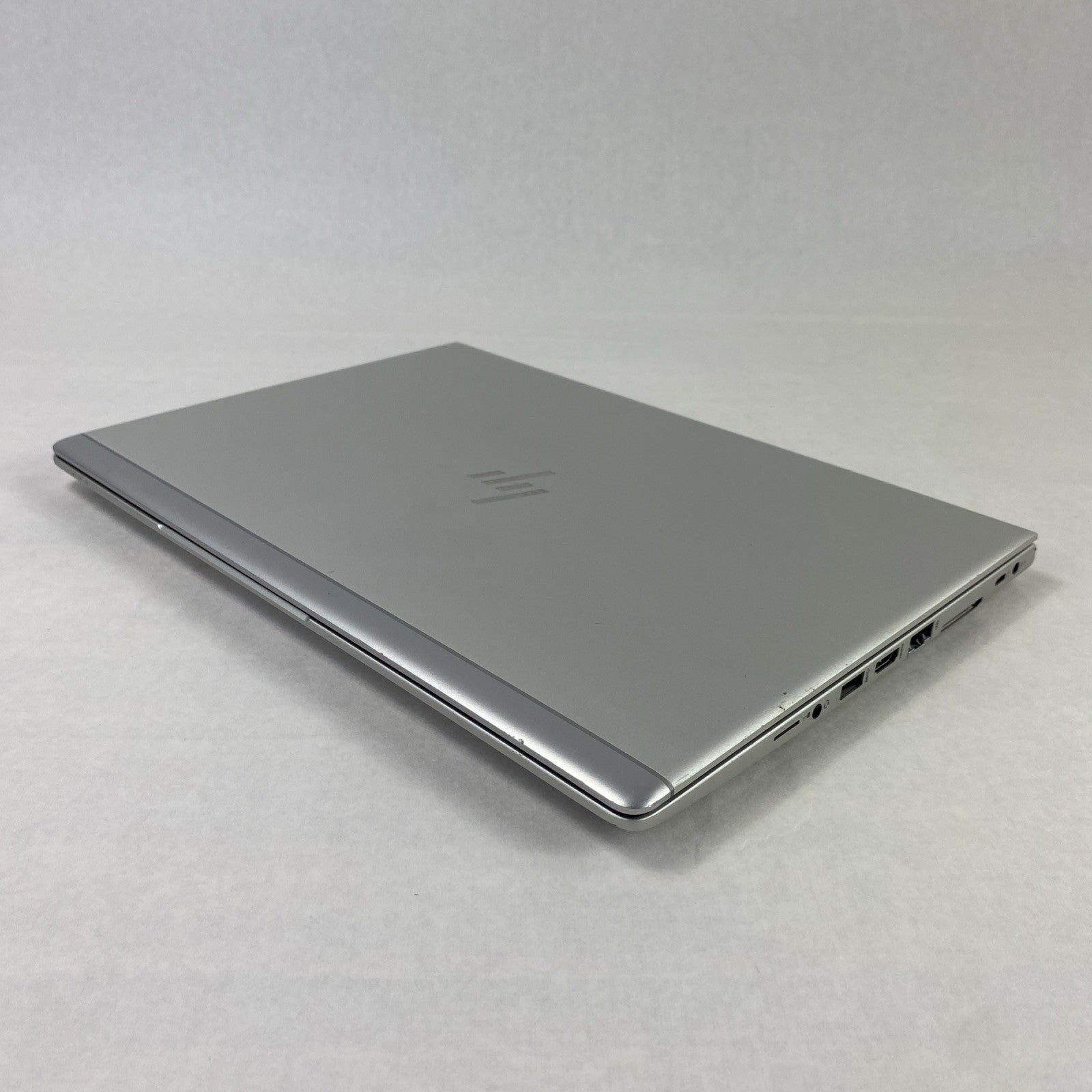 HP EliteBook 840 G5 Core i5-7200U 2.50 GHz 8GB RAM 15.6" No Battery No HDD No OS