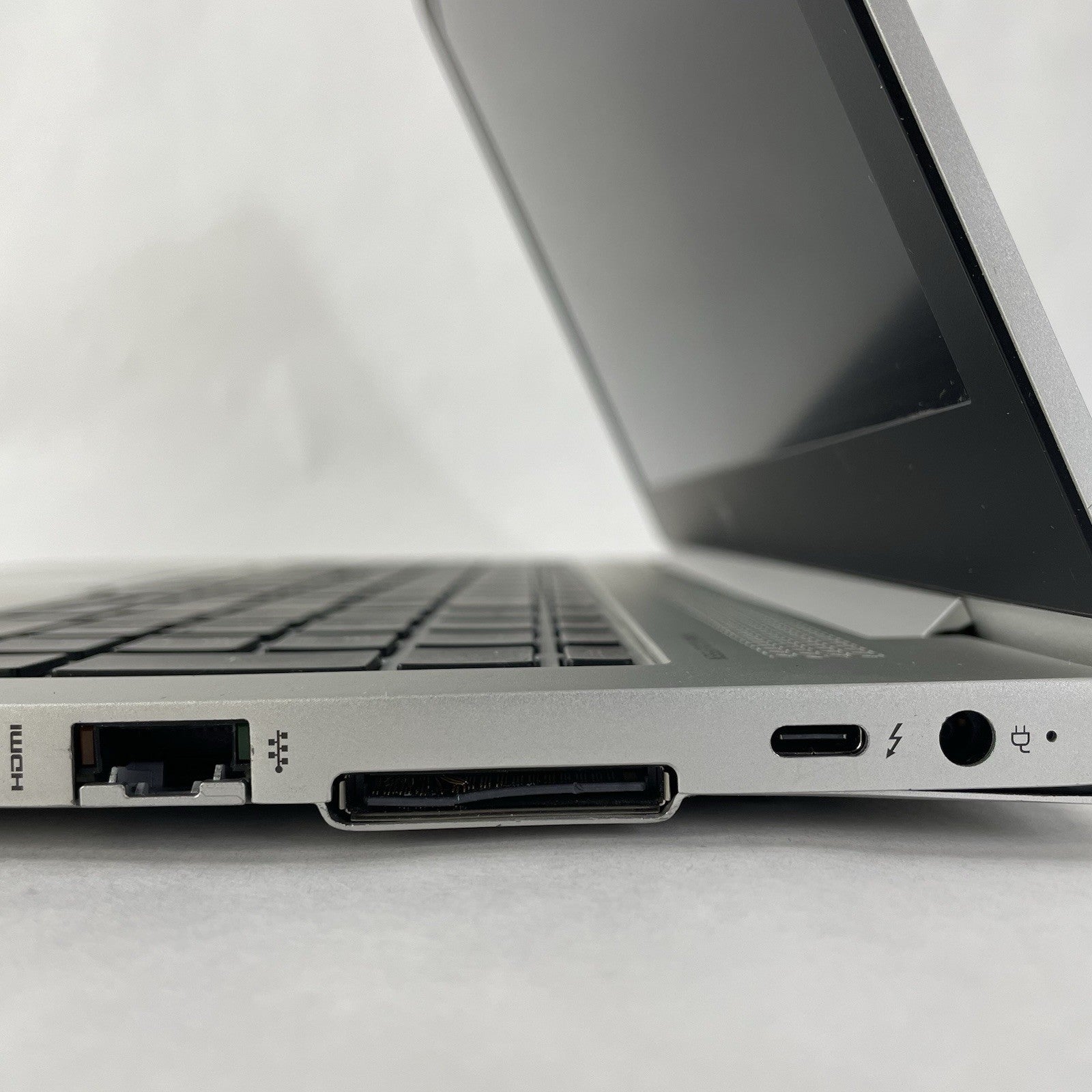 HP EliteBook 850 G6 15.6" i5-8365U 1.60 GHz 8GB RAM No SSD/OS/AC - Curved Bottom8