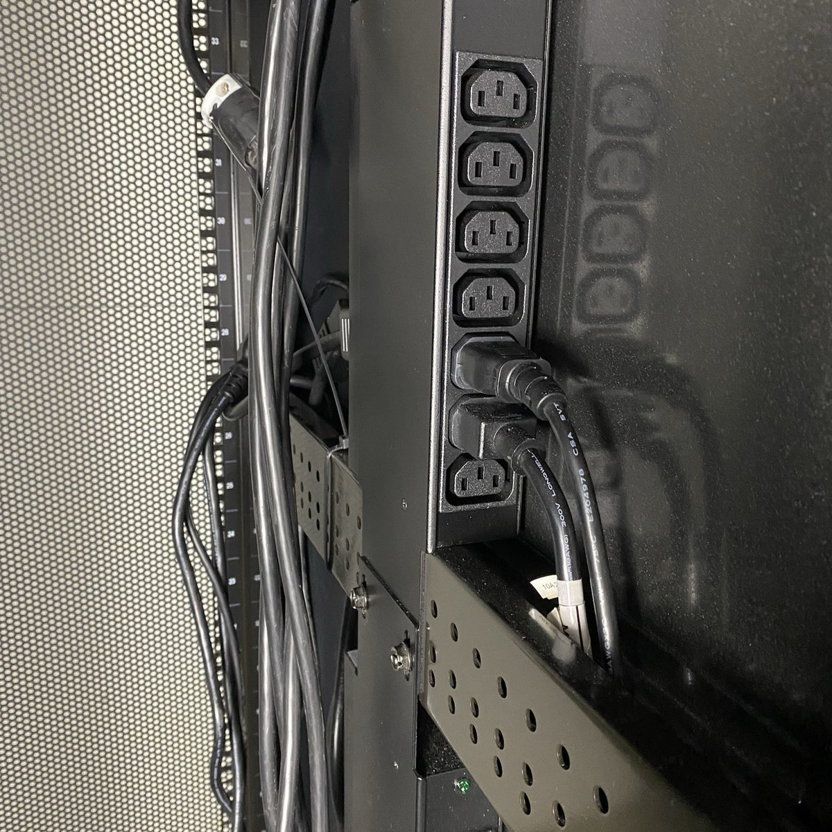 IBM 9307-4RX 1S 42U Server Rack Cabinet 39M6738 w/ Power Distribution Units14