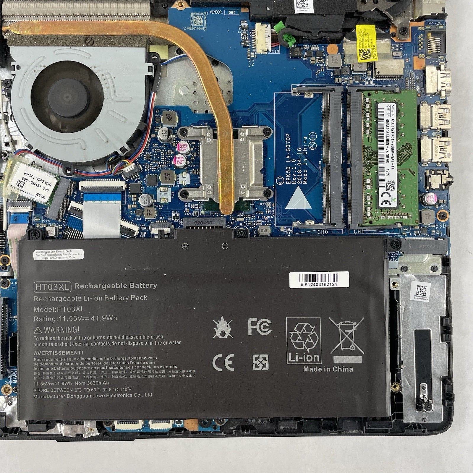 HP 15-da0046nr 15.6" i3-7020U 2.30 GHz 8 GB RAM No SSD No OS - Bad Bottom16