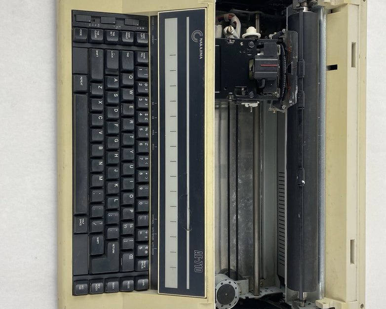 Nakajima AE-710 Electronic Typewriter Power Tested No AC Adapter Missing Lid