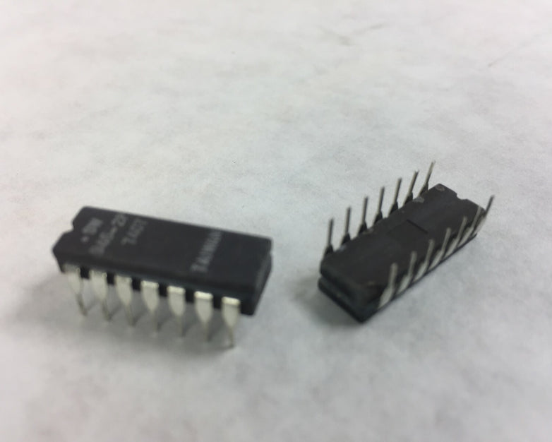 SW 946-2P Stewart Warner  14 Pin  Lot of 24