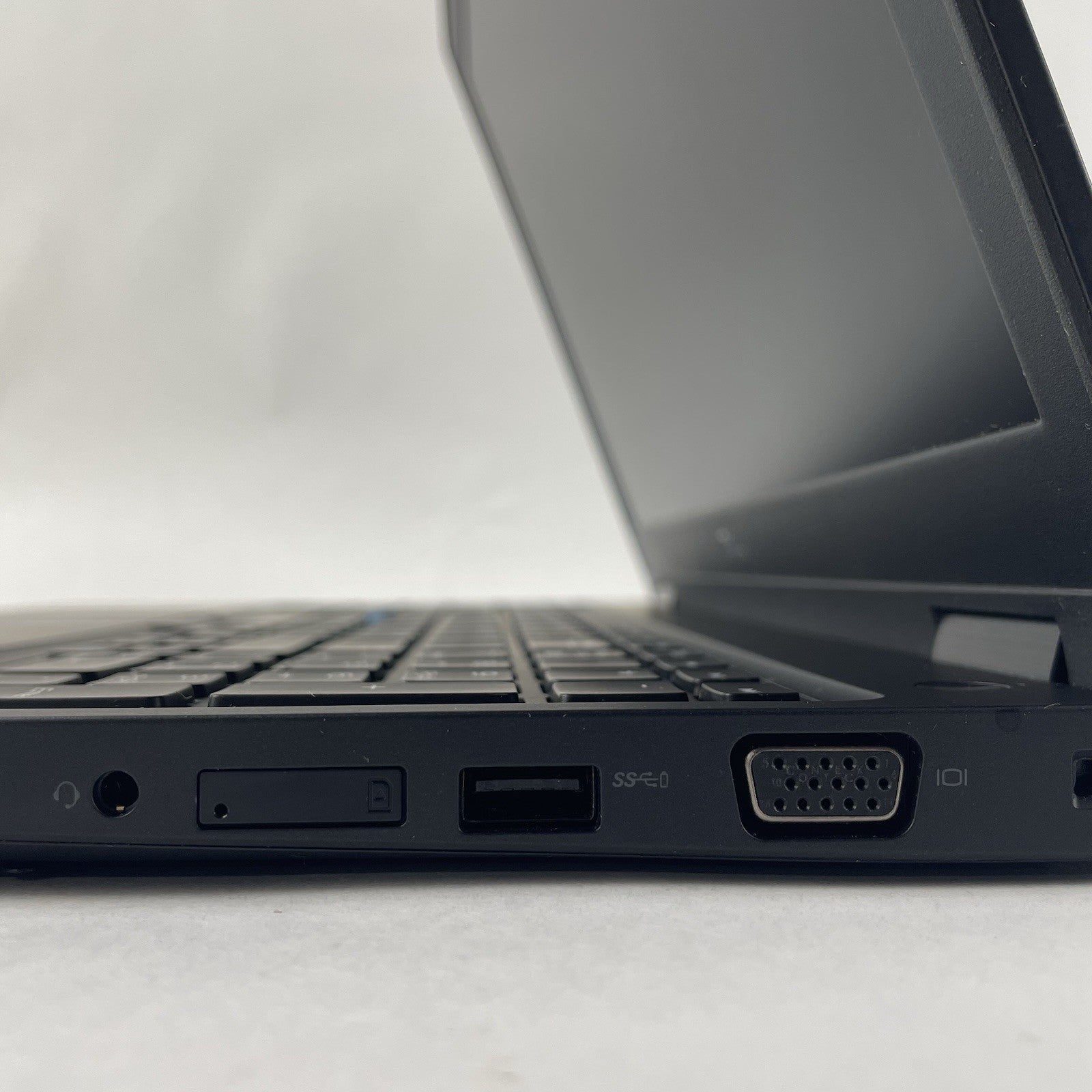Dell Latitude 5590 15.6" i5-8350U 1.70 GHz 8 GB RAM No SSD/OS/AC9