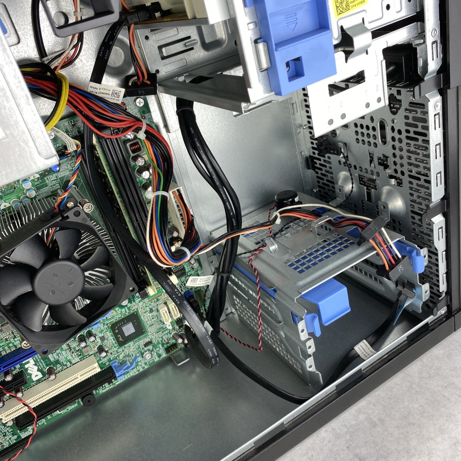 Dell OptiPlex 990 MT Intel Core i5-2400 3.10GHz 4GB RAM No HDD No OS