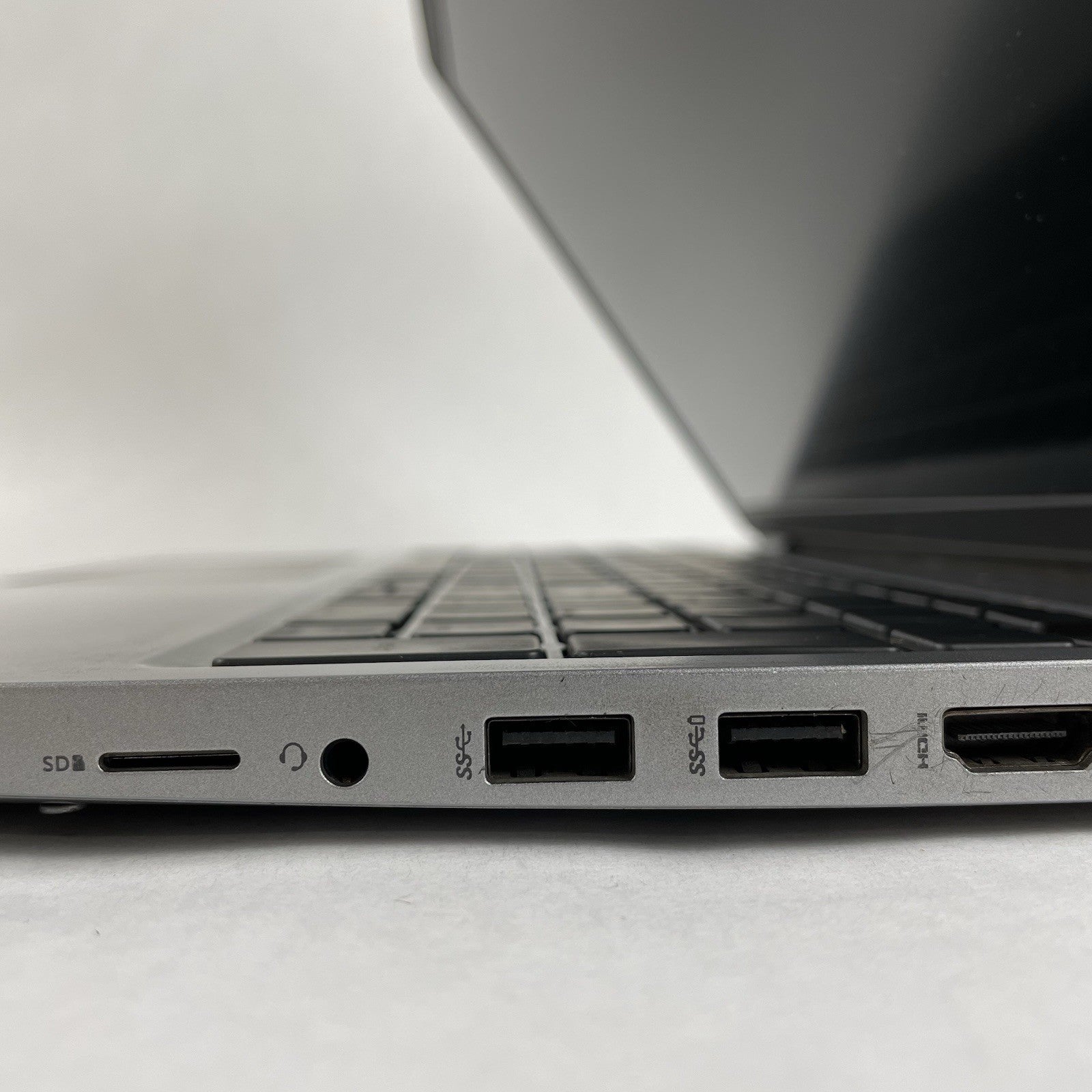 Dell Latitude 5520 15.6" i5-1135G7 1.40 GHz 8 GB RAM No SSD/OS/AC - READ11