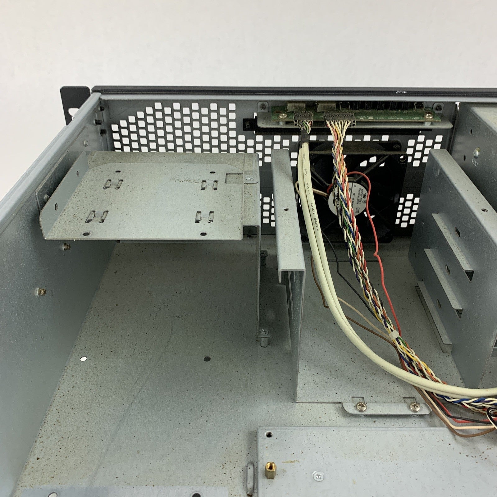 Advantech CTOS 4U Rackmount Industrial Server Chassis No Key Unlocked