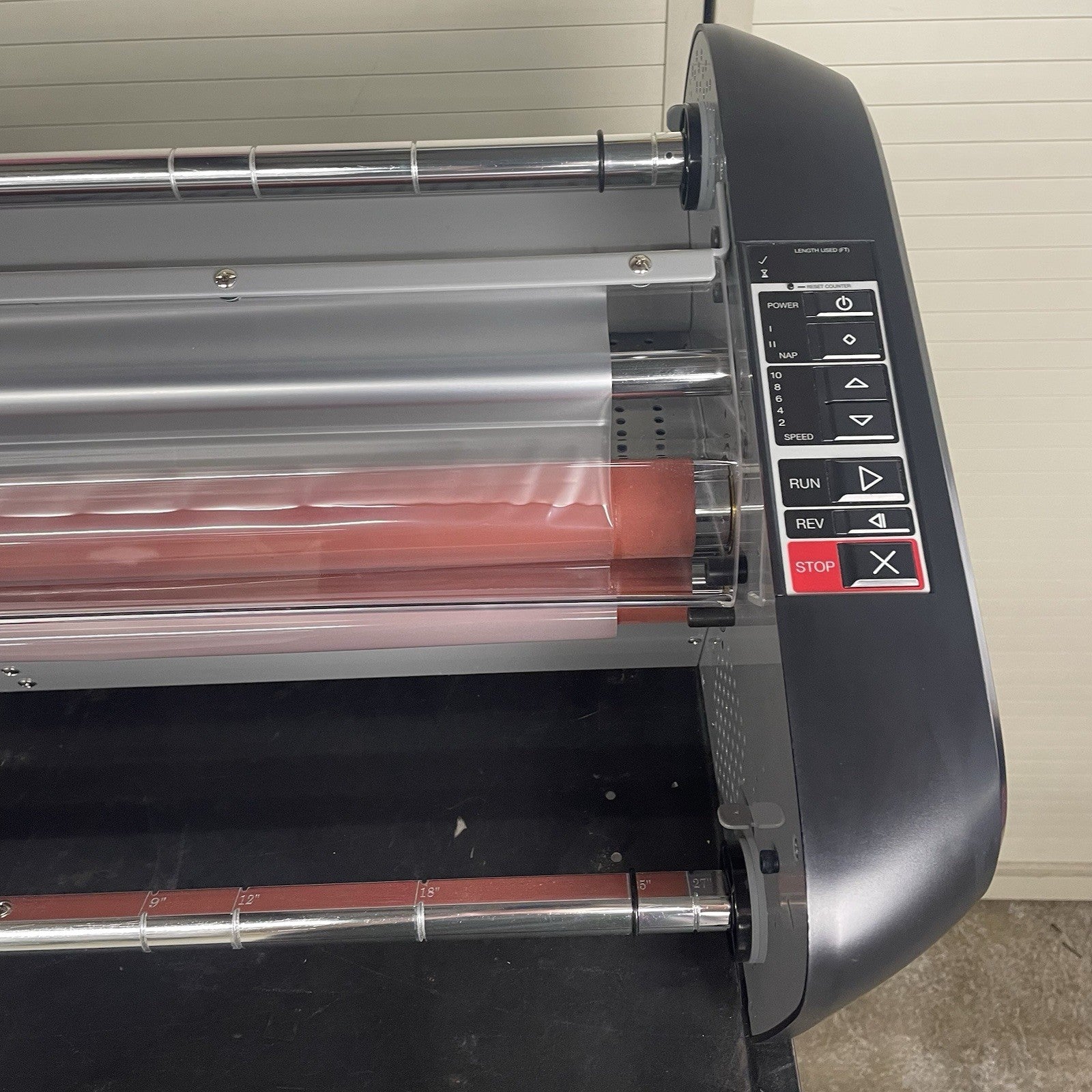 GBC Pinnacle 27 EZLoad Thermal Roll Laminator, 27" Maximum Width, 8-10 No Tray