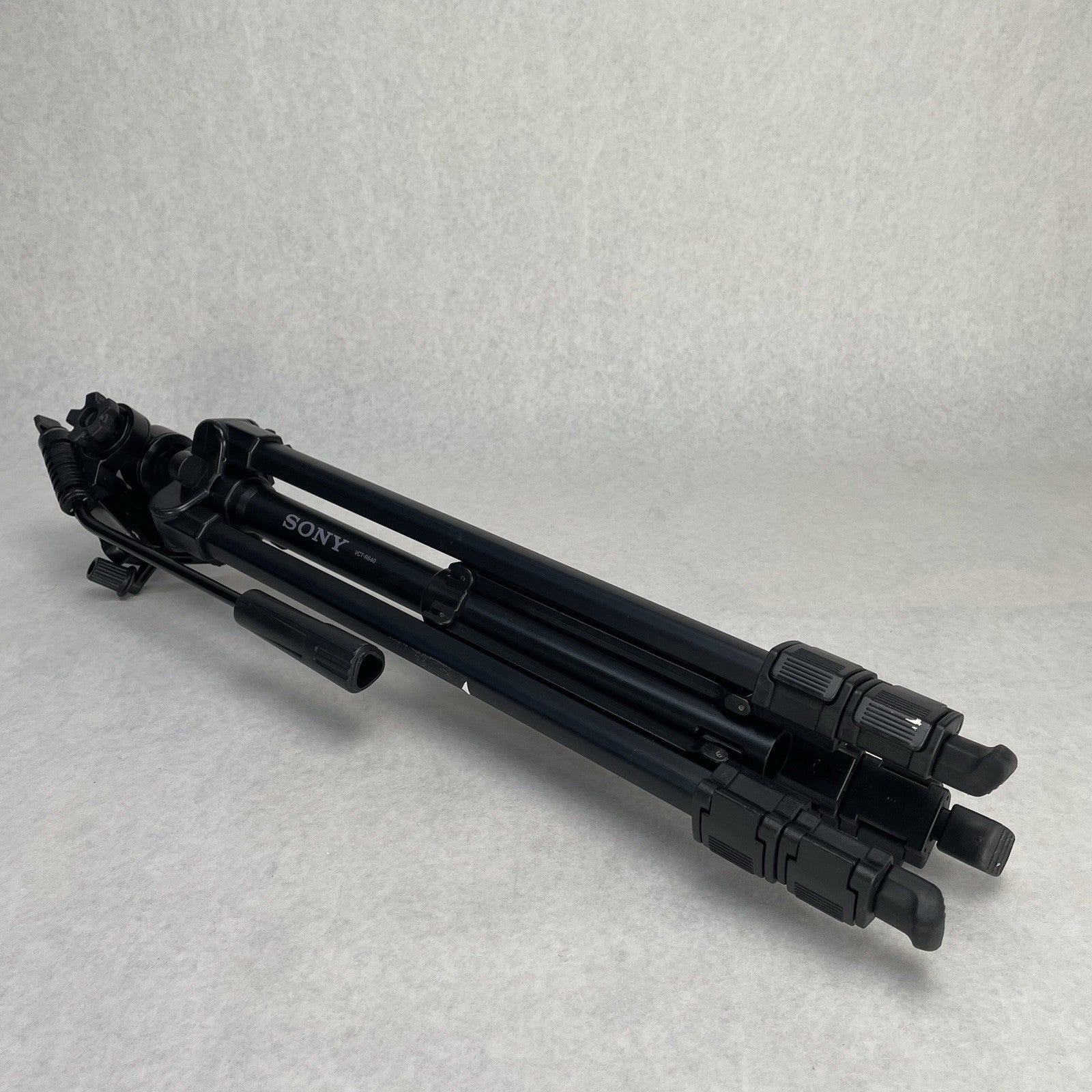 Sony VCT-R640 Video Camera Tripod with Arm Lightweight