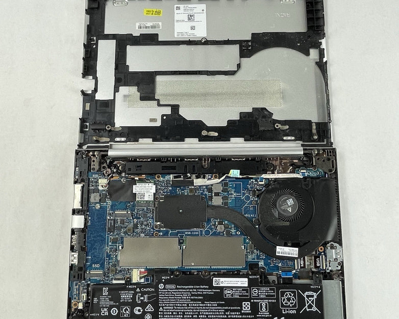 HP mt45 14" Ryzen 3 Pro 3300U 2.10 GHz 4 GB RAM No SSD/OS/AC - Bad DIMM
