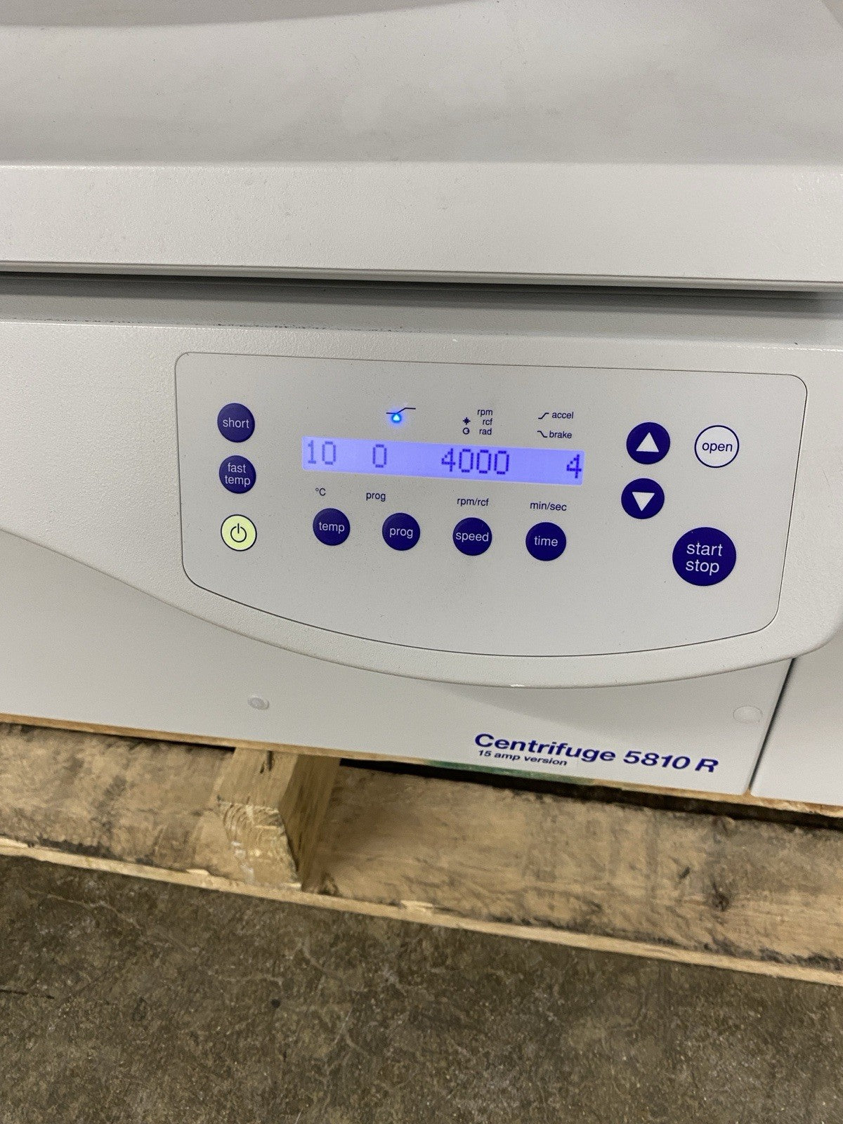 Eppendorf 5810R Refrigerated Centrifuge w/ A-4-62 Rotor