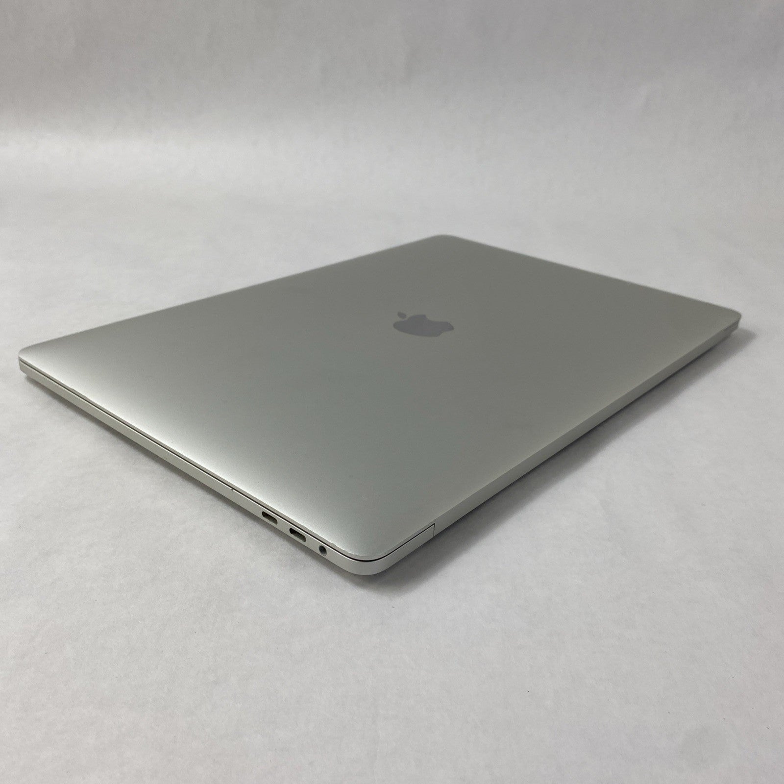 Apple MacBook Pro A1707 2016 Retina 15" 2.6GHz i7 16GB RAM 250GB SSD os12.7.611