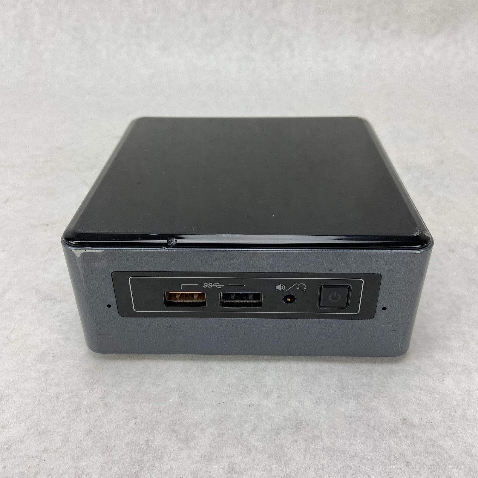 Intel NUC6CAY Micro Intel Celeron J3455 1.5GHz 8GB RAM No HDDOSAC1