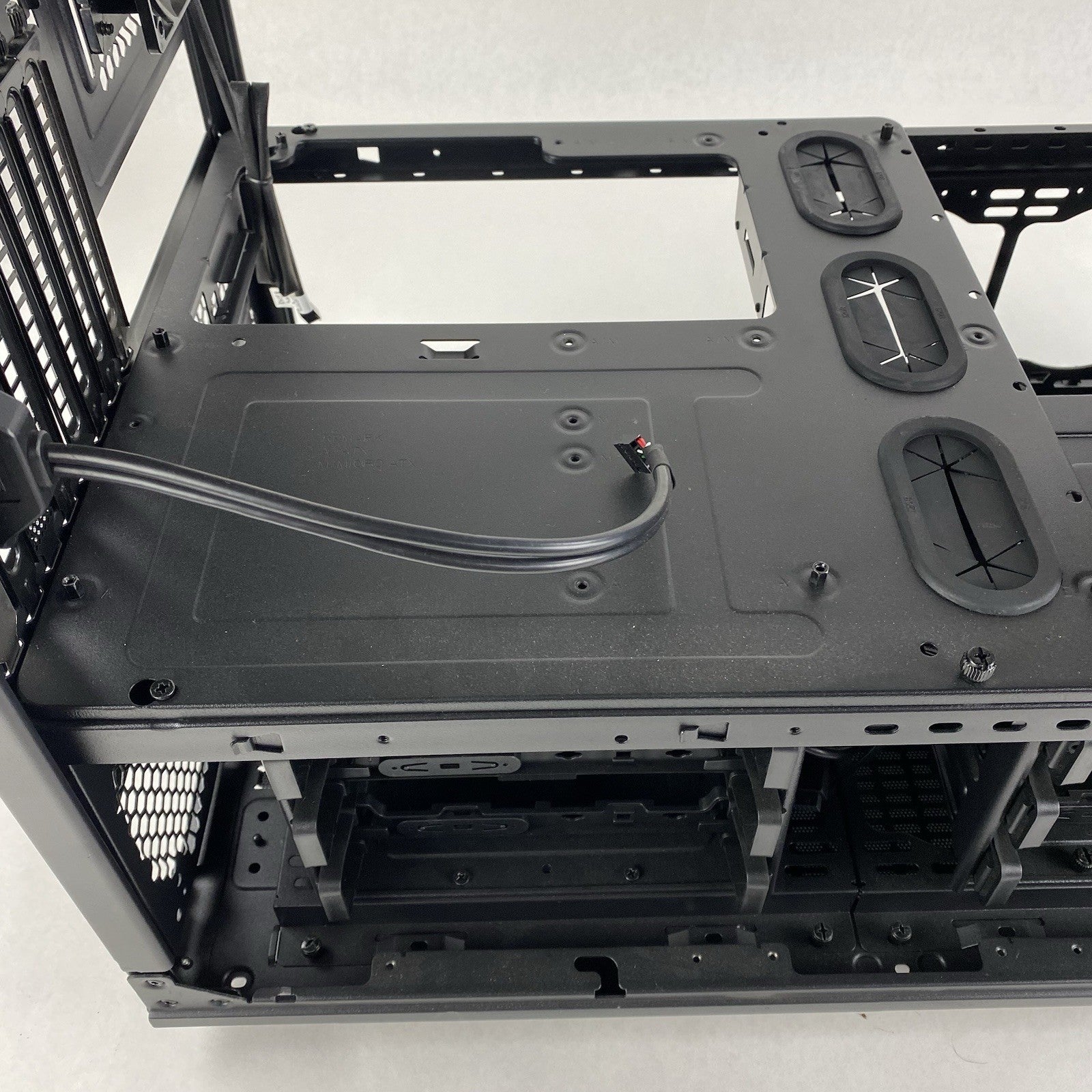 Thermaltake Core X9 E-ATX Cube Computer Case