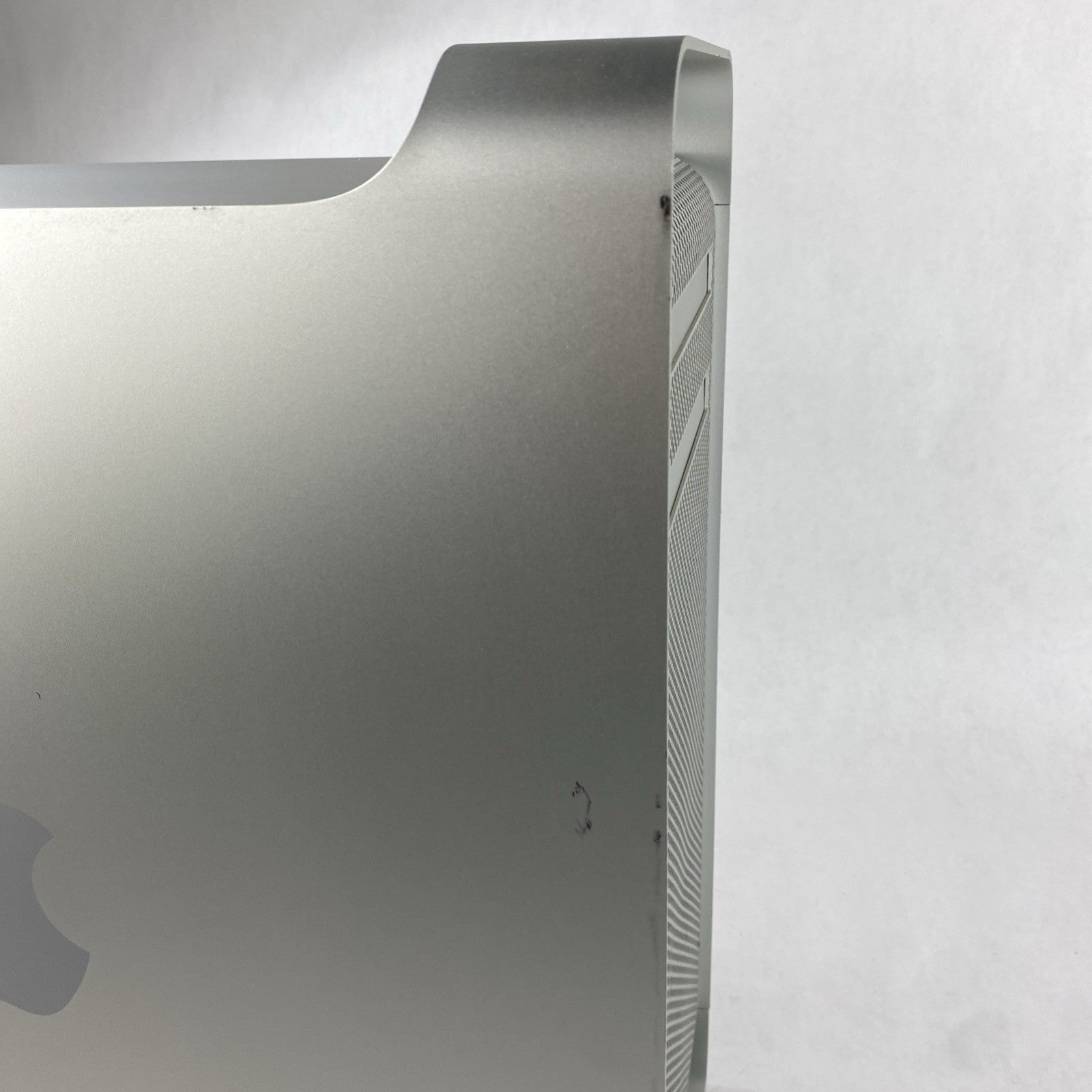 Apple Mac Pro A1289 2009 Xeon W3540 2.93GHz 6GB RAM 640GB HDD os10.11.6 No GPU7