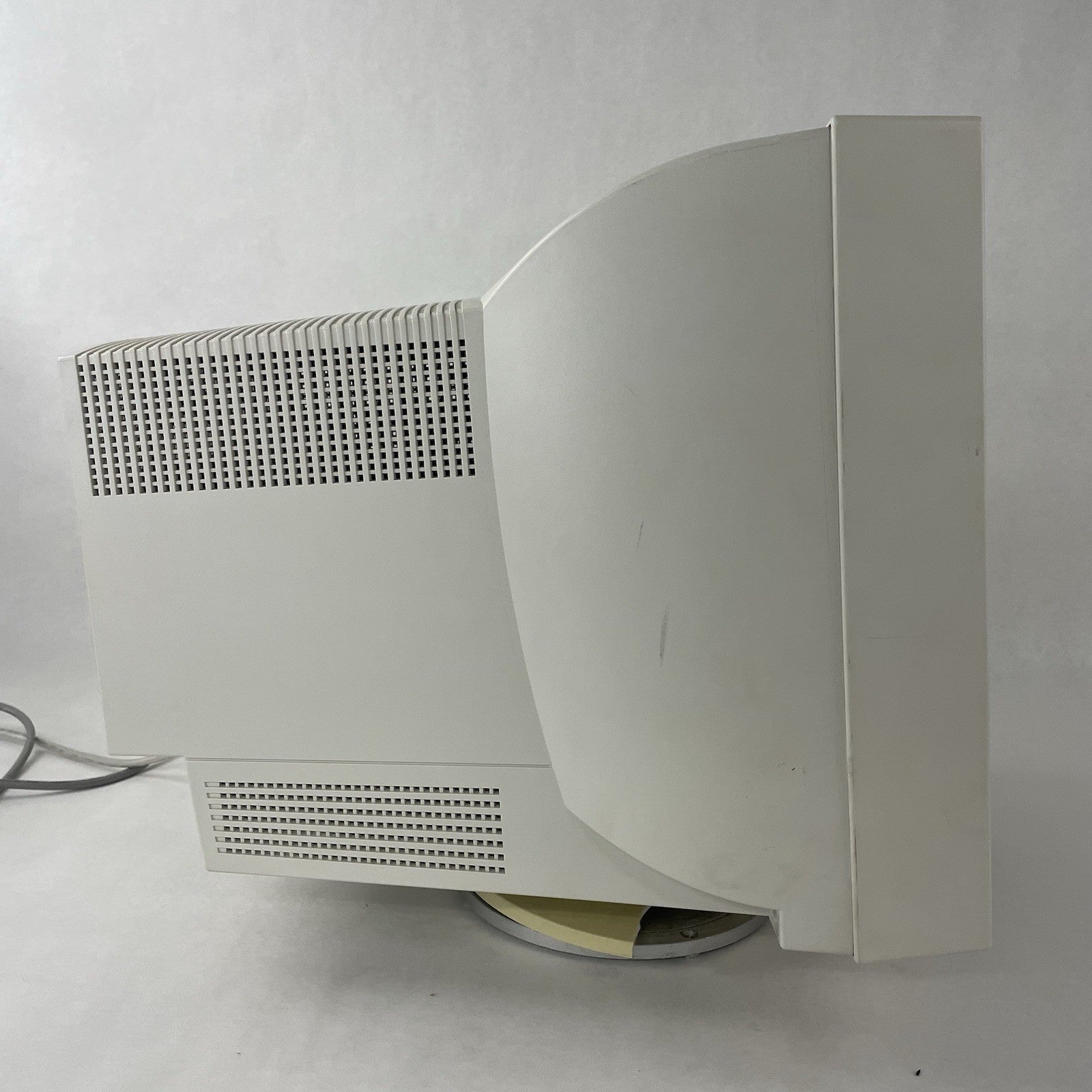 KDS 17" CRT Retro Gaming Monitor XF-70 Xflat Korea Data Systems Broken Stand2