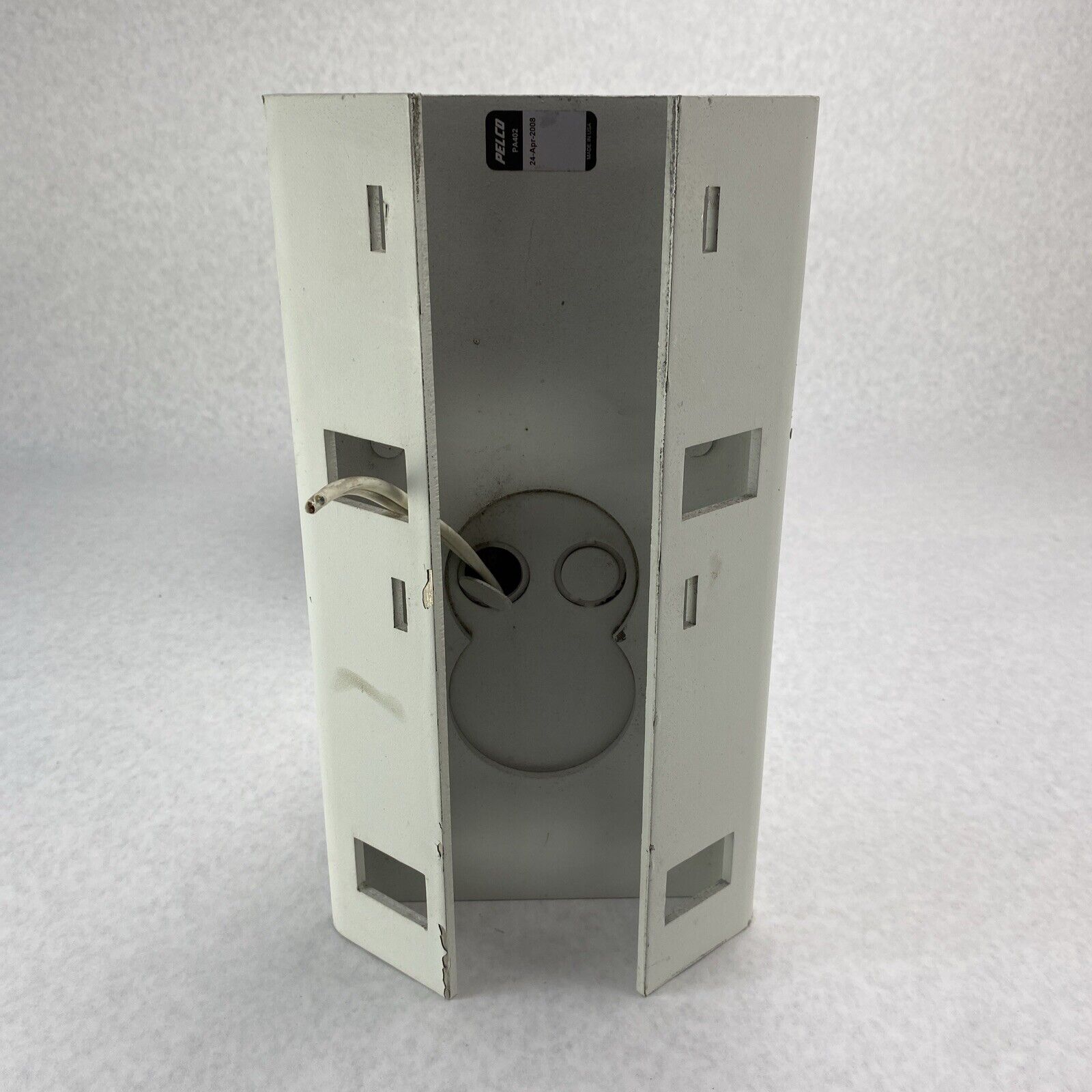 Pelco DF5-PG-E1 Fixed Mount Outdoor Pendant No Camera w/ Wall Mount PA-402