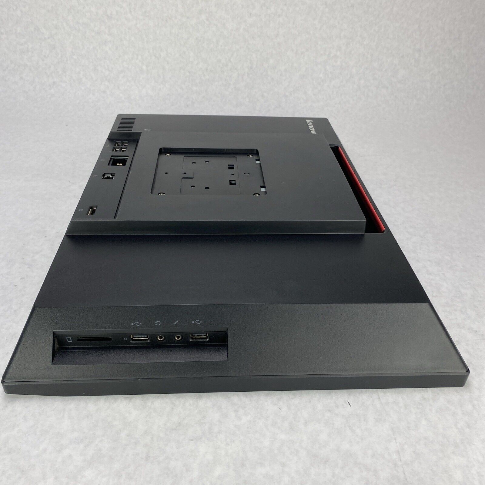 Lenovo ThinkCentre M72z 20" AIO Pentium G2020 2.90GHz 4GB RAM No Stand No HDD OS
