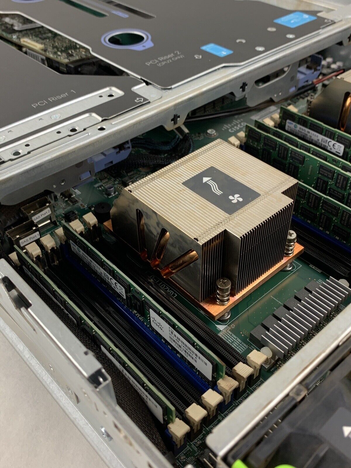 Cisco UCSC-C240-M3 2x Xeon E5-2640 2.5 GHz 64 GB RAM No OS No HDD