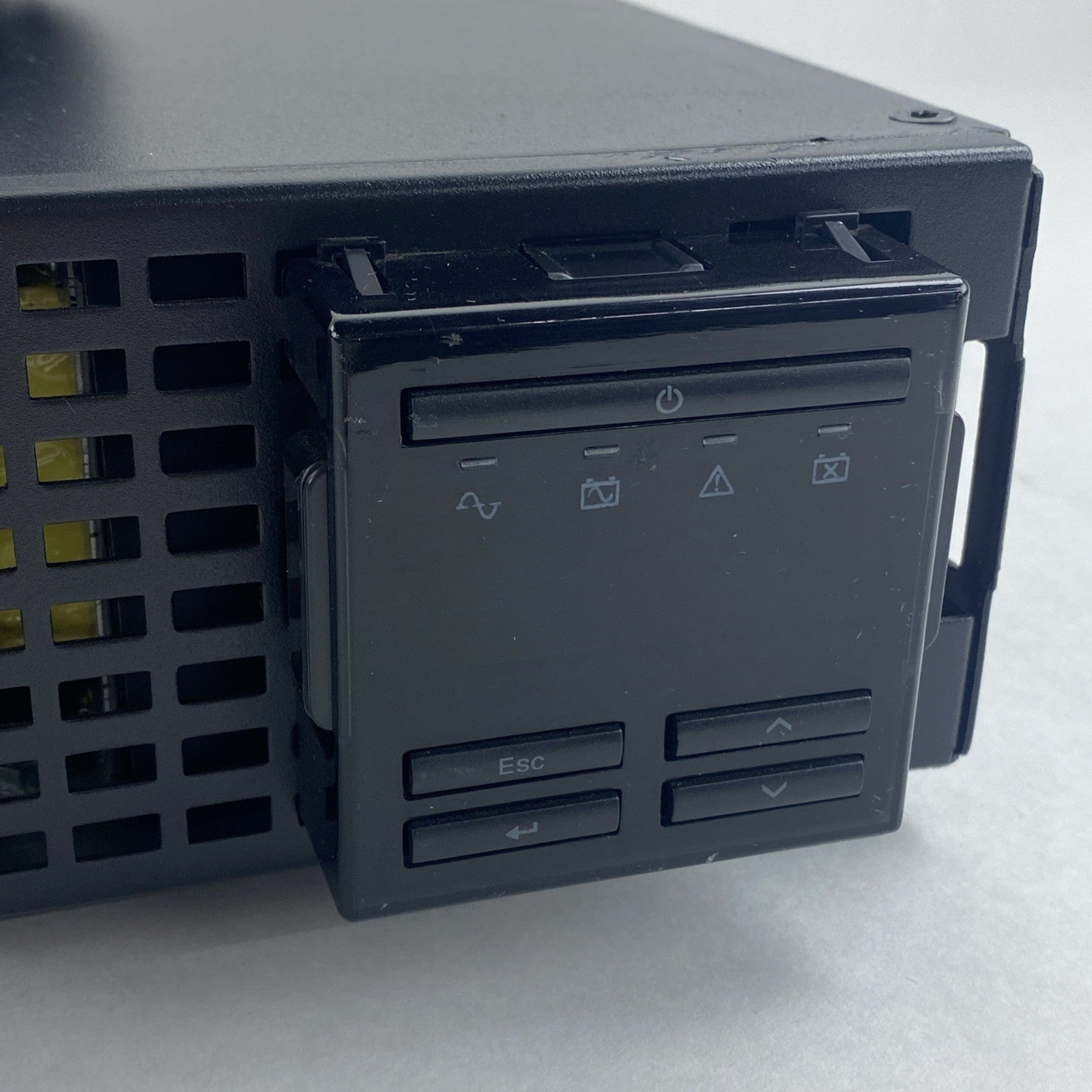 APC SMX1500RMZUNC Smart-UPS X 1500 Rackmount No batteries No Faceplate 8 Outlet5