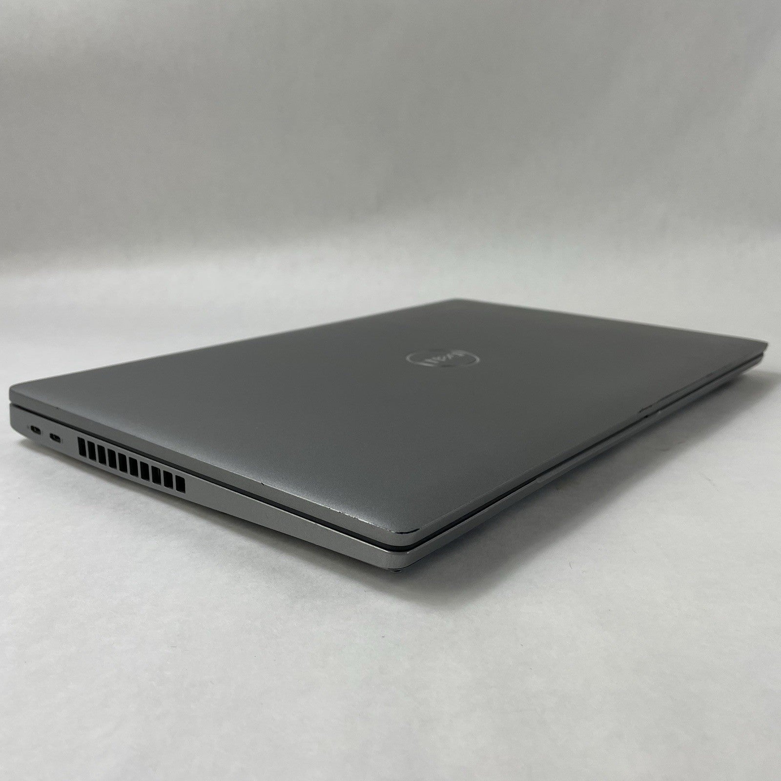 Dell Latitude 5520 15.6" i5-1135G7 2.4GHz 8GB RAM No SSD/OS/AC - Scratched Paint11