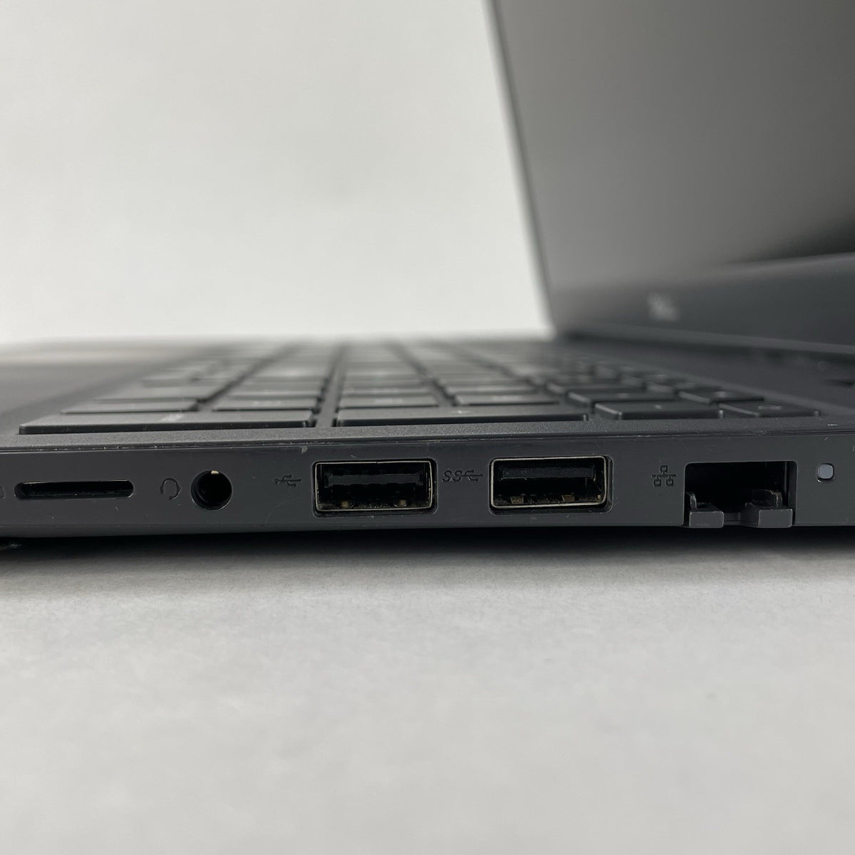 Dell Latitude 3510 15.6" i5-10210U 2.10 GHz 8 GB RAM No SSD/OS/AC/Batt6