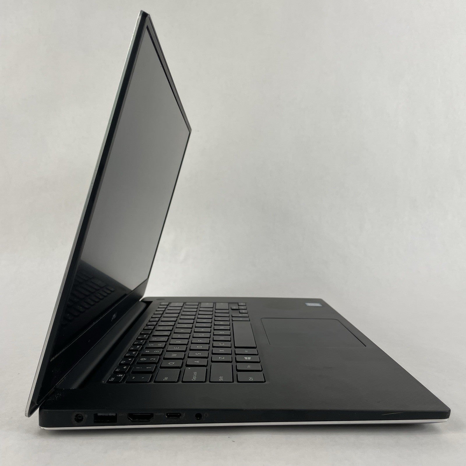 Dell Precision 5510 15.6" i7-6820HQ 2.70 GHz 8 GB RAM No SSD/OS/AC/Battery7