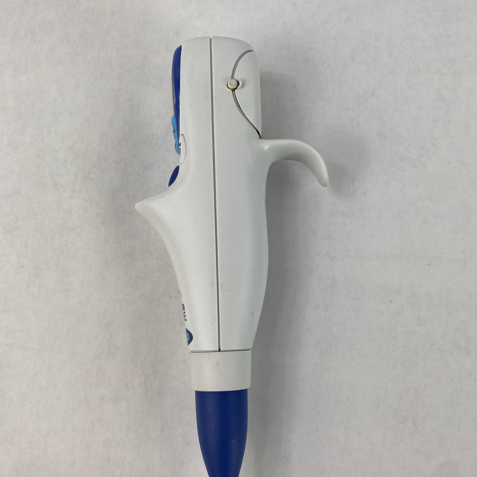 Biohit eLine e1000 50-1000 µL Single Channel Electronic Pipette - READ2