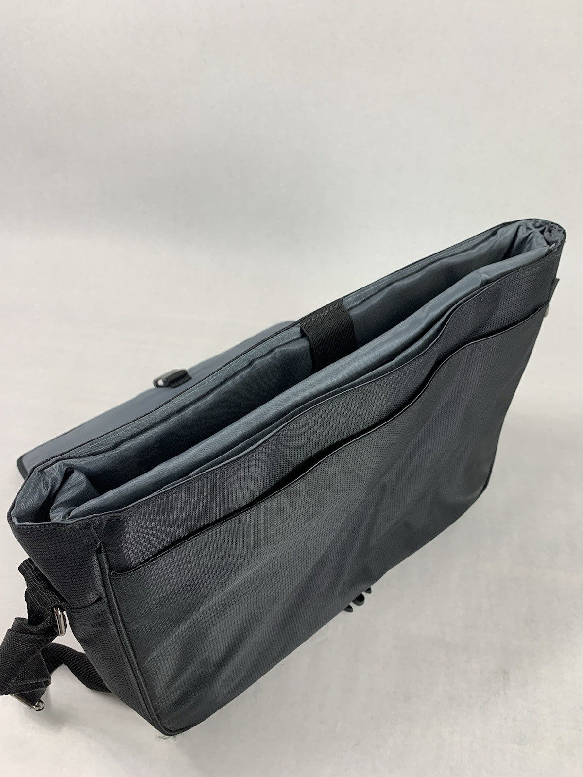 Microsoft Vintage Laptop Messenger Bag 16" x 12"