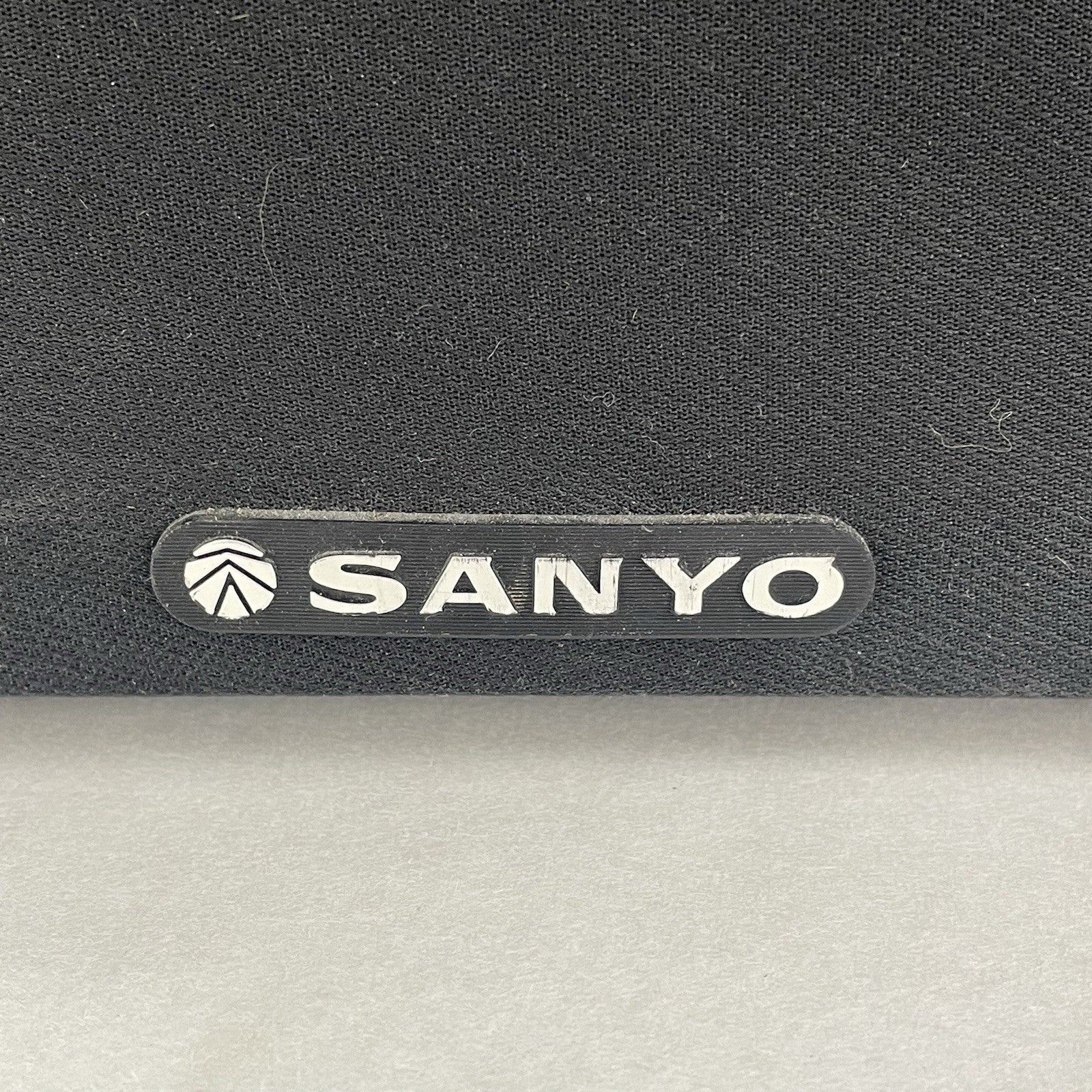 Sanyo SS-340 26" Home Audio Floor Standing Walnut Speaker Pair 8 Ohm