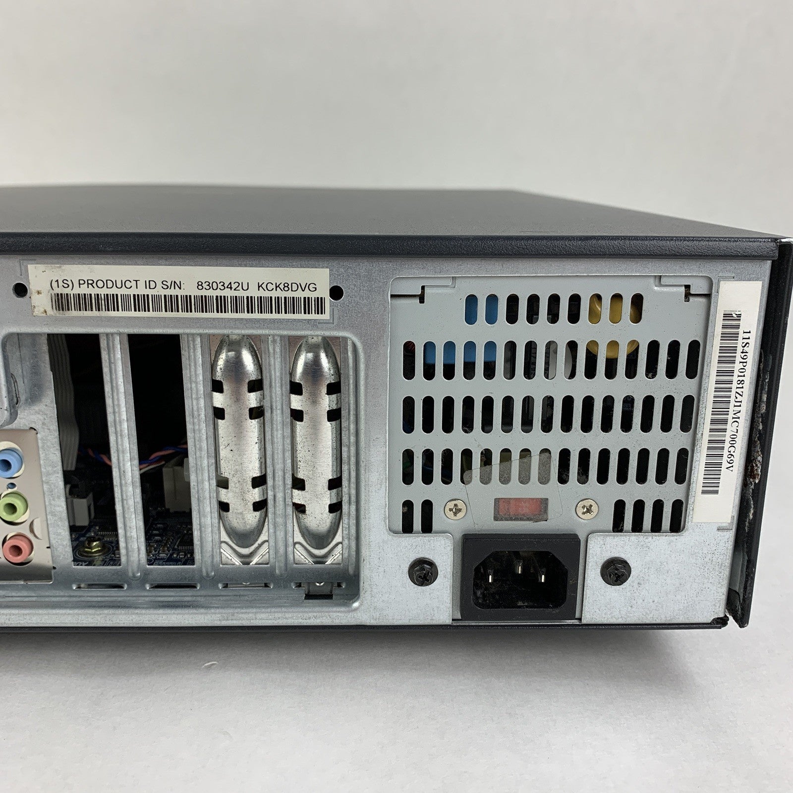 IBM Netvista 8303-42U Desktop Pentium 4 2.4 GHz 256 MB Win XP COA No OS No HDD