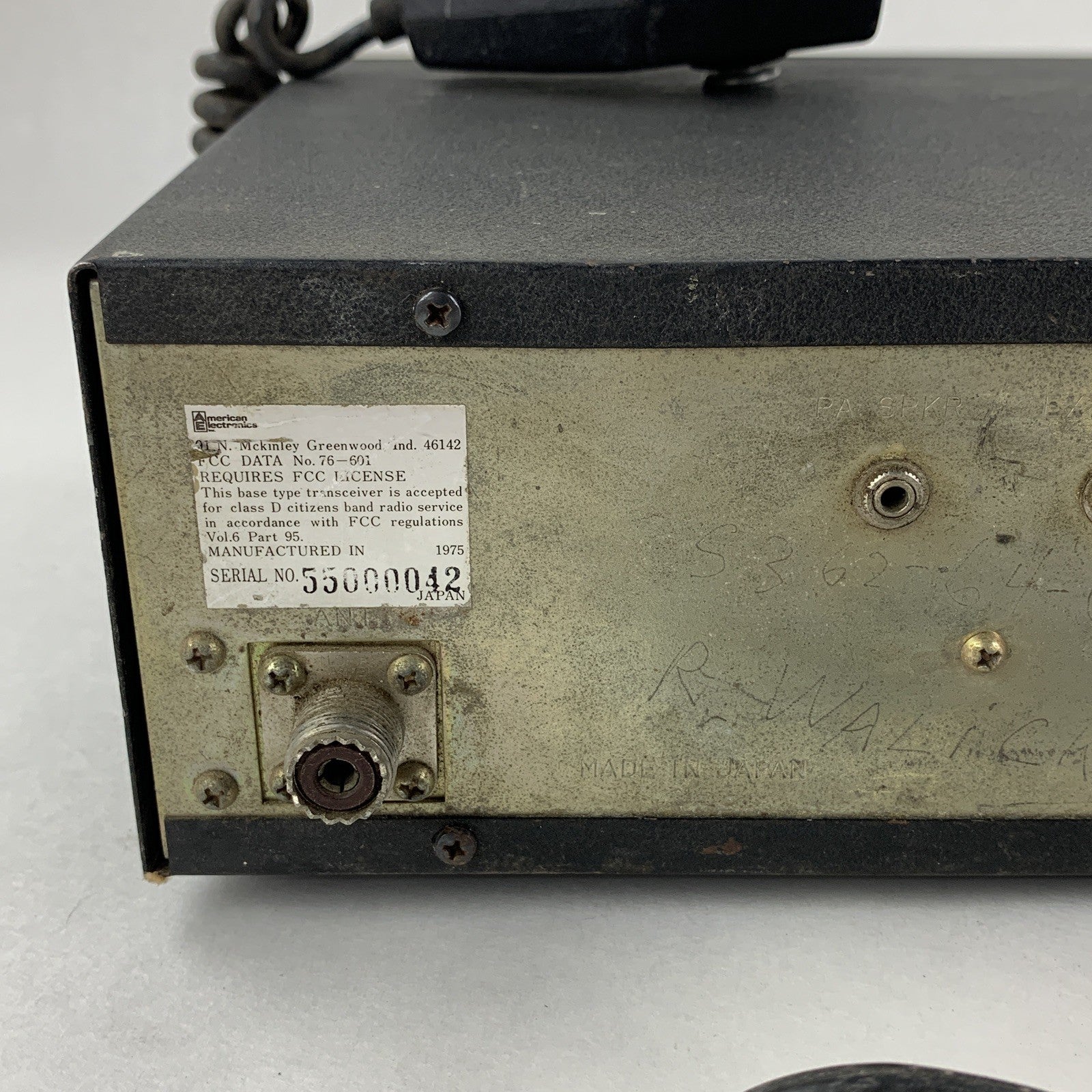 American Electronics 76-601  Freedom CB Radio Powers ON