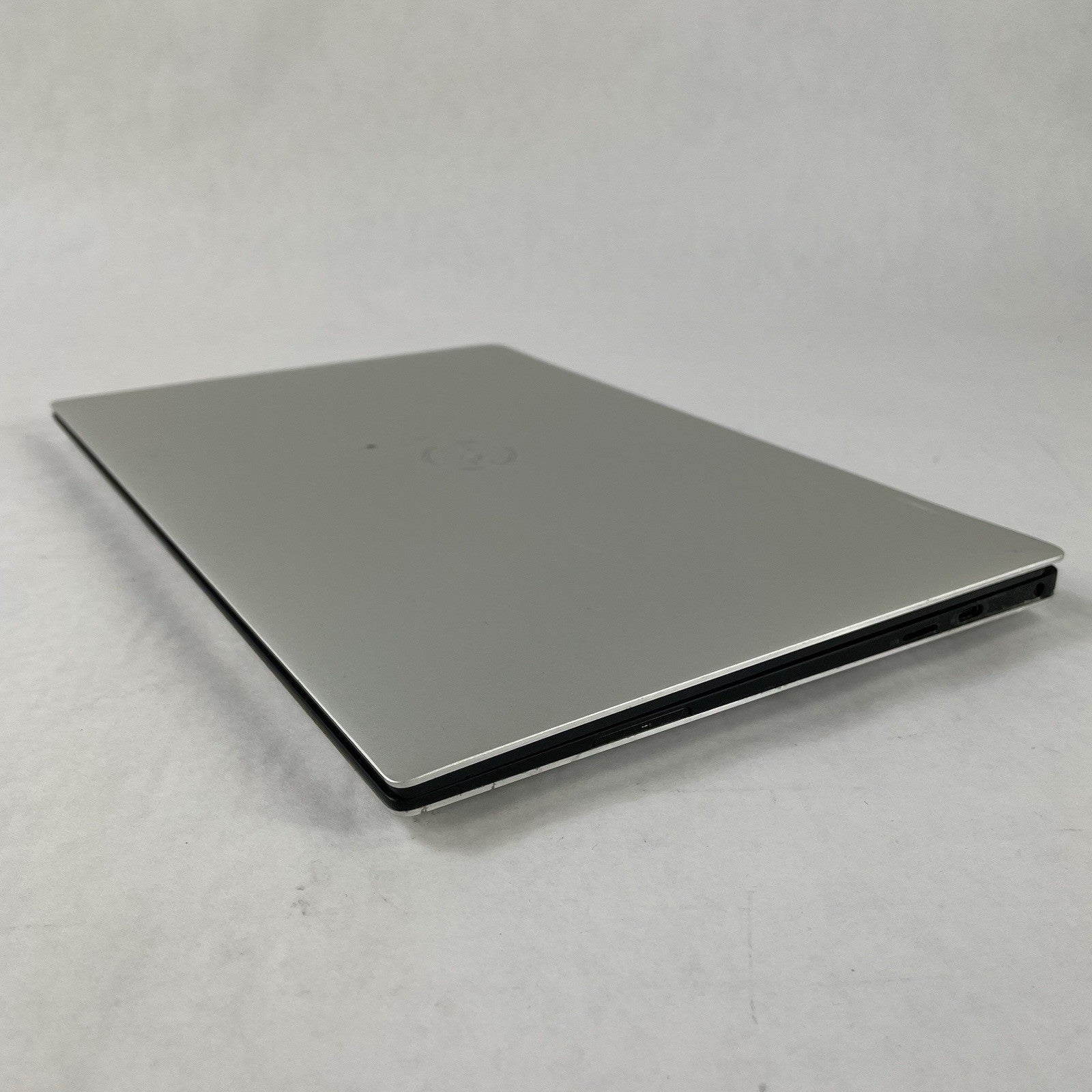 Dell XPS 13 9380 13.3" i7-8565U 1.80GHz 16GB RAM No SSD No OS No Batt Bad Corner12