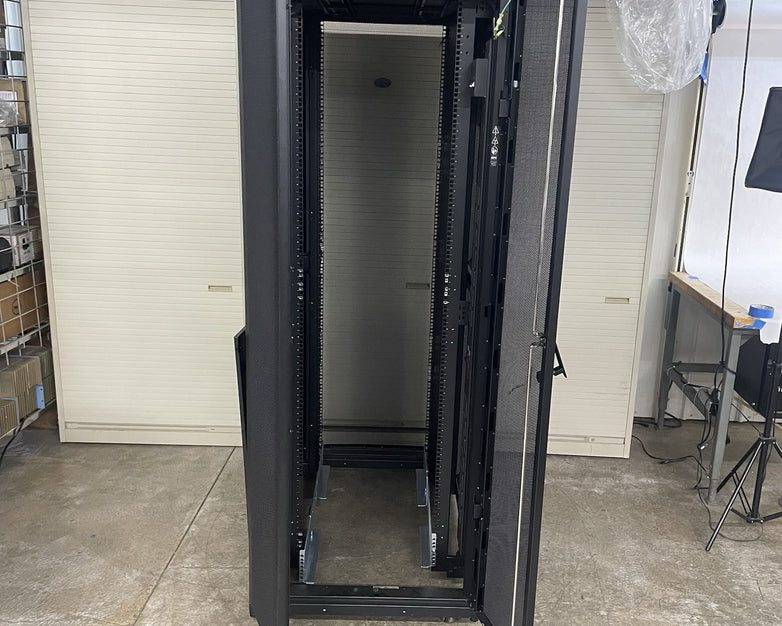 APC E242296 NetShelter SX 42U Server Rack 19" Enclosure Cabinet No Key