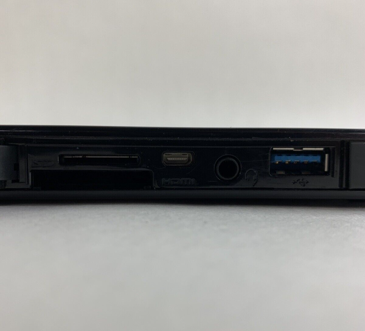 Motion CL920 Tablet PC Pentium N3540 4GB Ram No HDD, OS, Battery Corner Bent