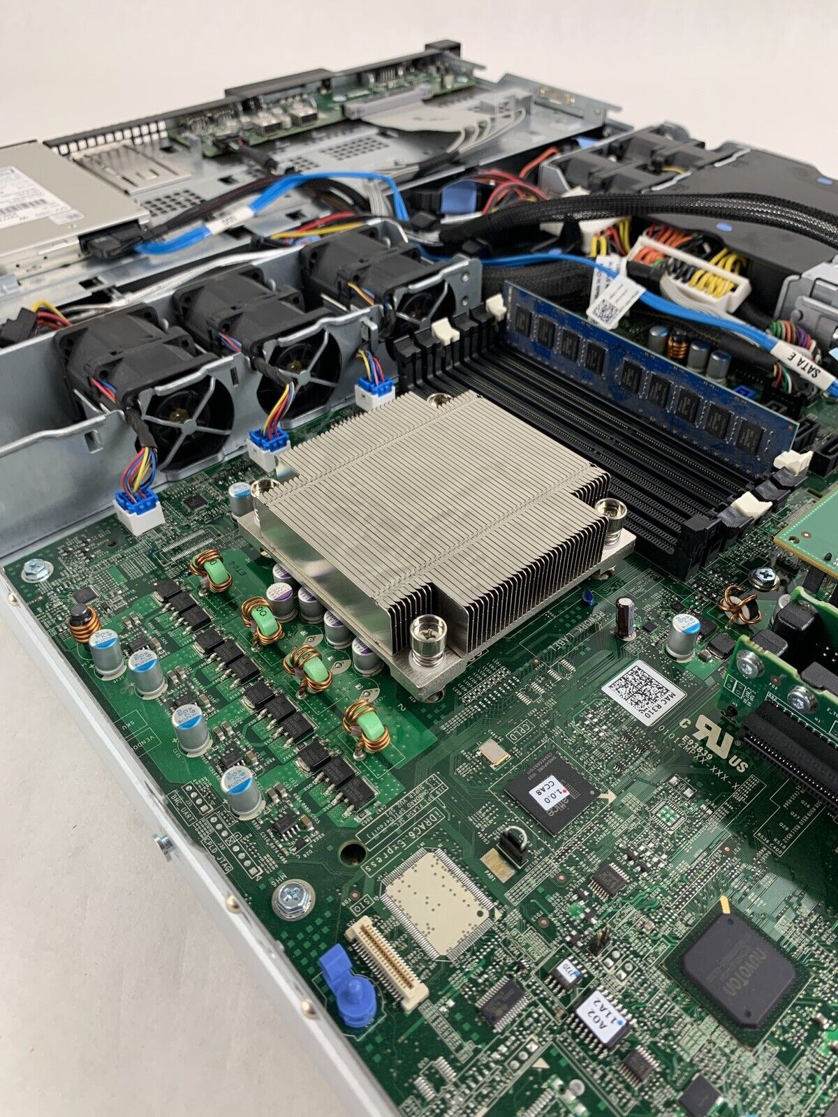 Dell PowerEdge R310 Intel Xeon X3450 2.67 GHz 4 GB RAM No Caddy No HDD No OS