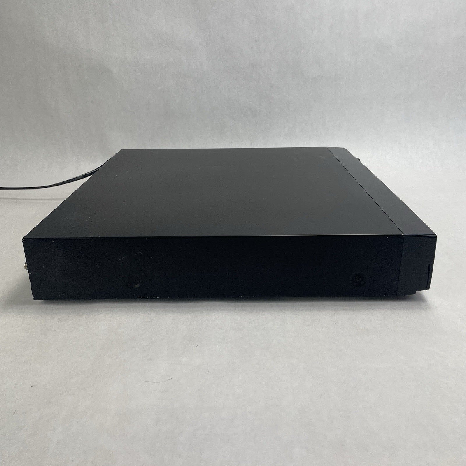 Samsung HT-TZ522 / 1200W 5 Disc CD/DVD Home Theater System  No Remote For Parts