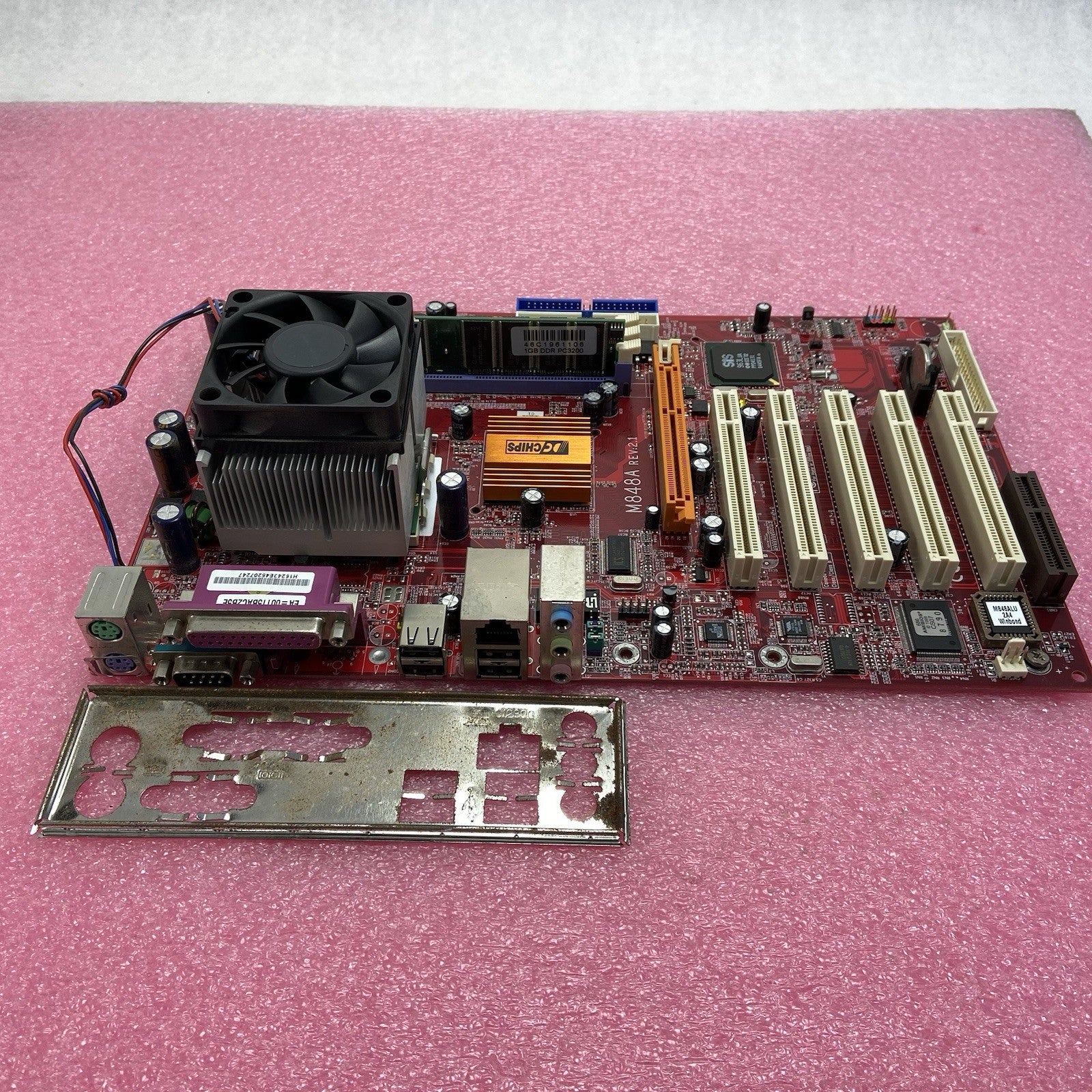 ECS PC Chips M848A Motherboard AMD Athlon XP 1.25GHz 1GB RAM w/IO4