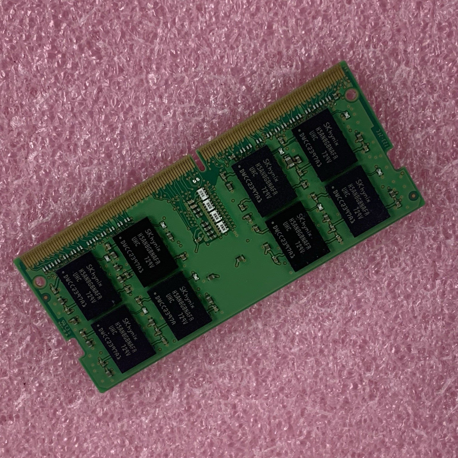 SK Hynix HMA82GS6AFR8N-UH 16 GB 1x16GB DDR4 PC4-2400T SO-DIMM Laptop Memory Ram4