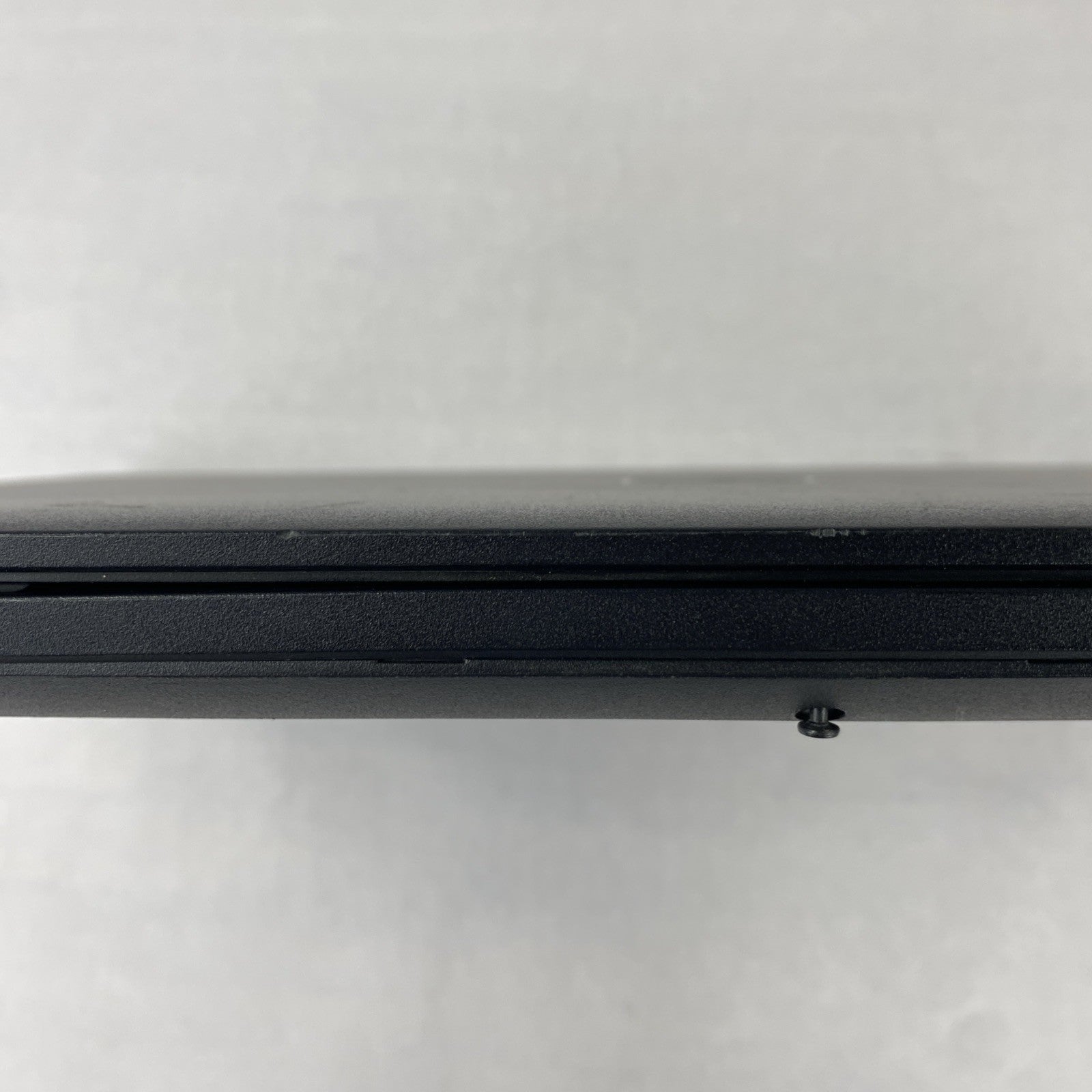Dell Latitude 3580 Intel Core i3-6006U 2.00 GHz 8 GB RAM 15.6" No HDD No OS