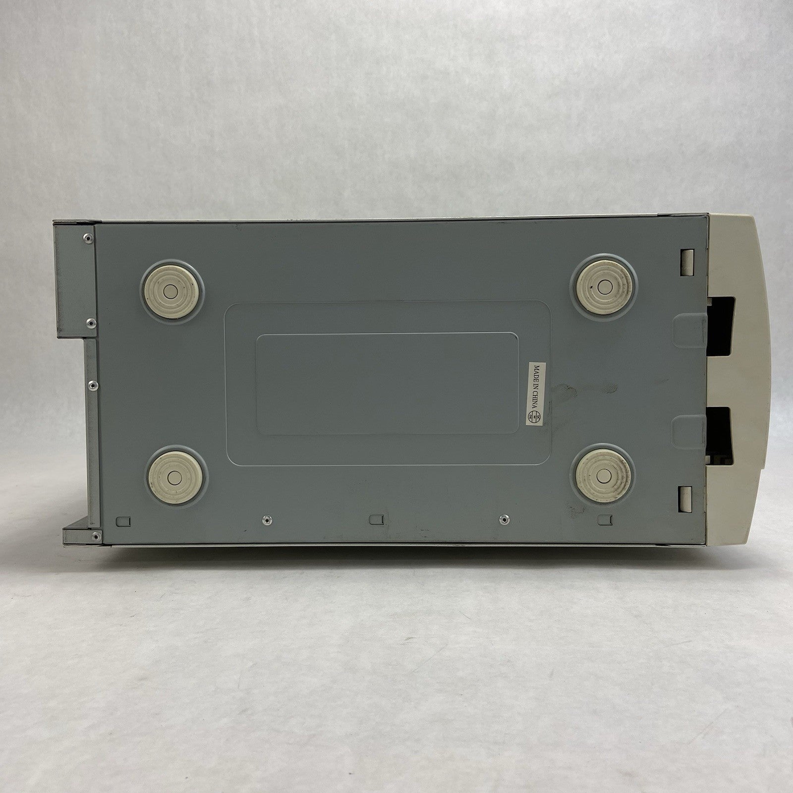 Beige In-Win A500 Mid Tower ATX Computer Case Bare Bones No PSU6